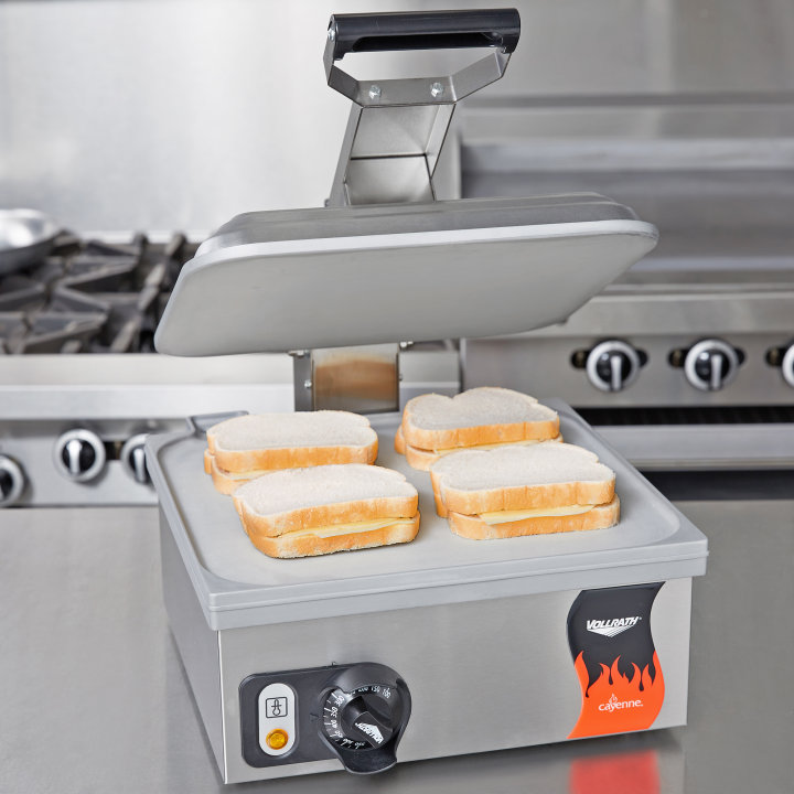 120-volt Cayenne® sandwich press with smooth, natural-finish plates