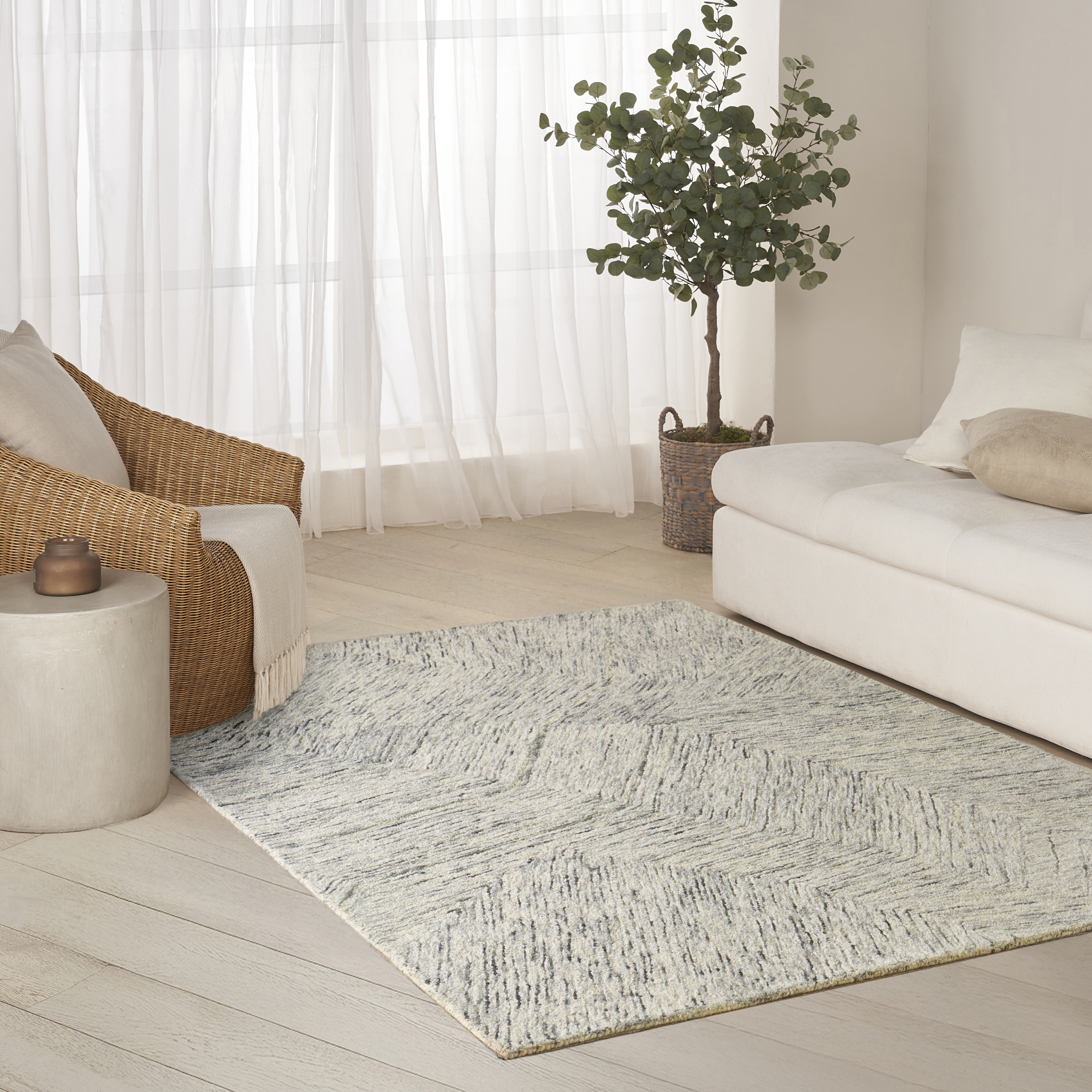 DKNY Pure Angles 3'9" x 5'9" Grey Modern Indoor Rug