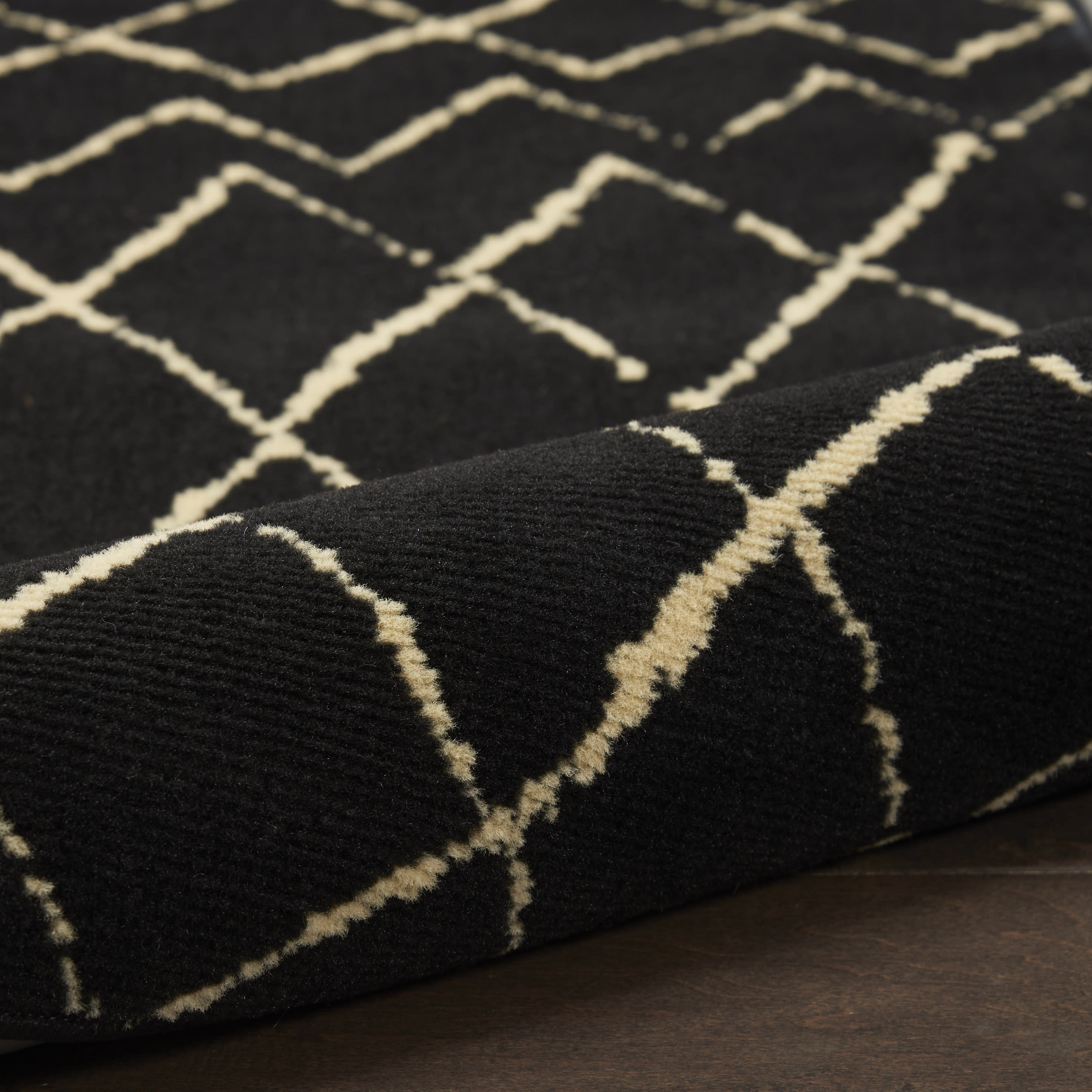 Nourison Grafix 2' x 4' Black Bohemian Indoor Rug