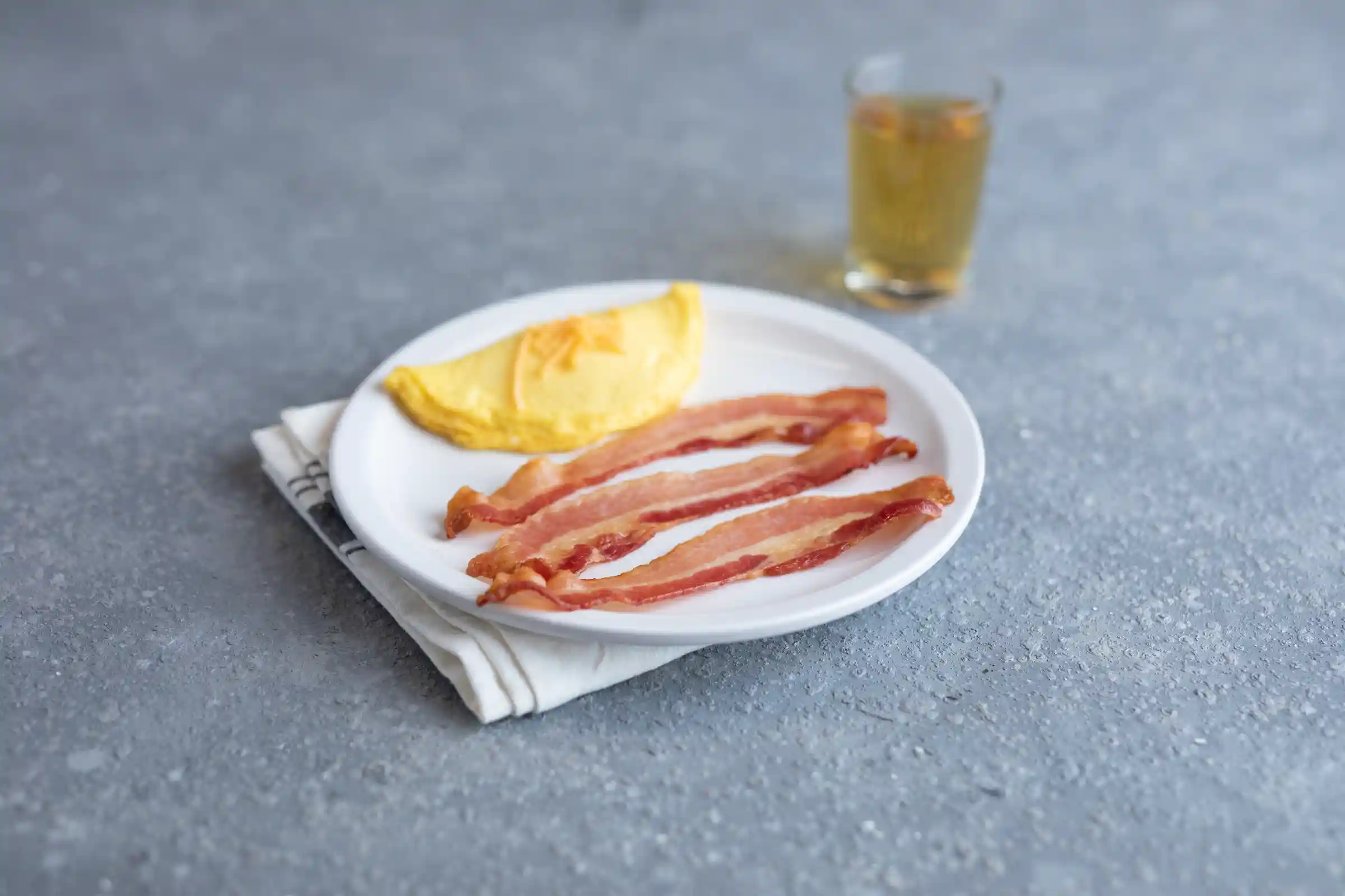 Wright® Brand Naturally Hickory Smoked Extra Thin Sliced Bacon, Flat-Pack® 22/26 _image_1