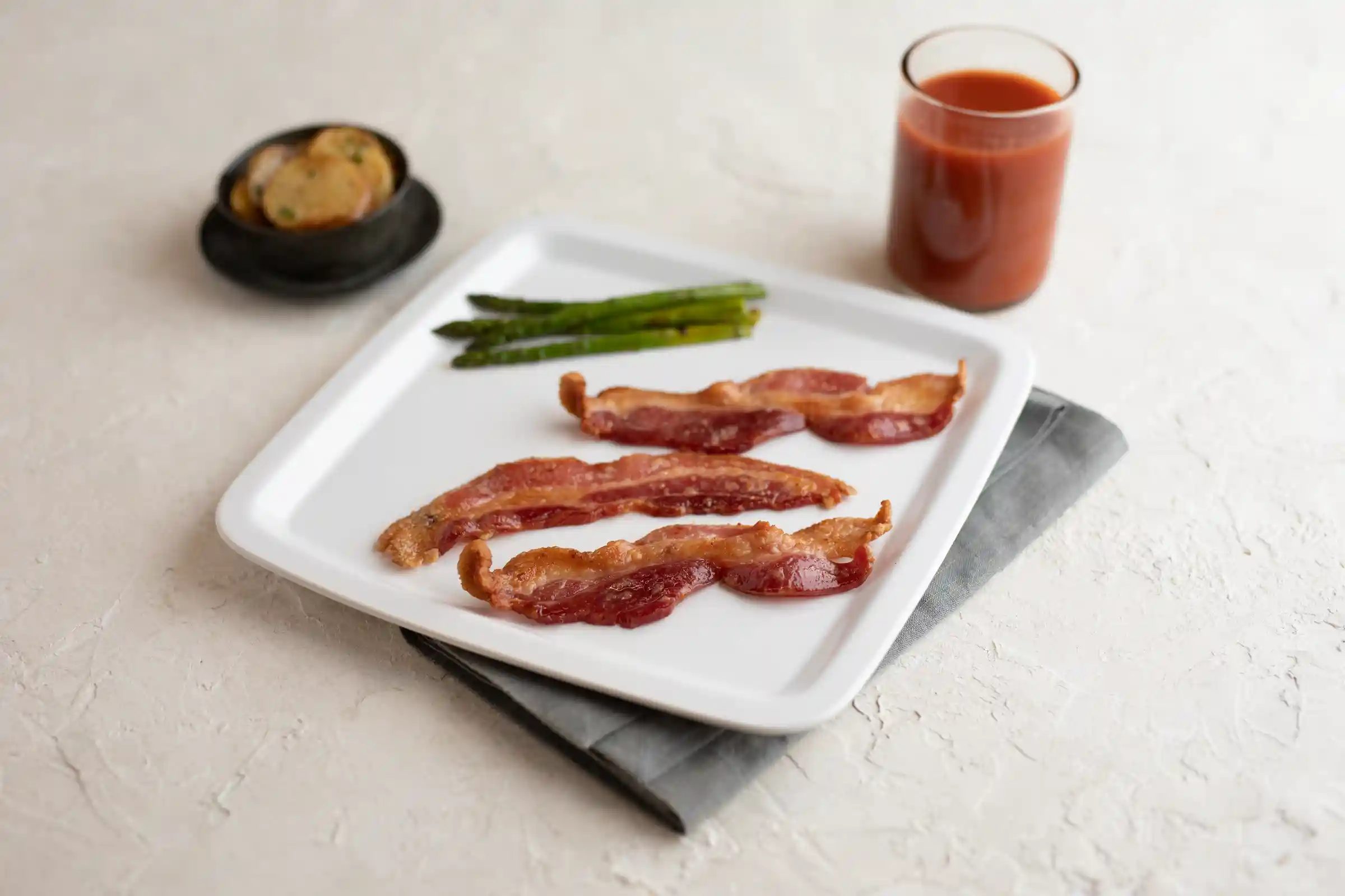 Wright® Brand Naturally Hickory Smoked Thick Sliced Bacon, Bulk, 30 Lbs, 10-14 Slices per Pound, Frozen https://images.salsify.com/image/upload/s--nmpcnPIX--/q_25/nlgxcftf8wn3owvkmbsj.webp