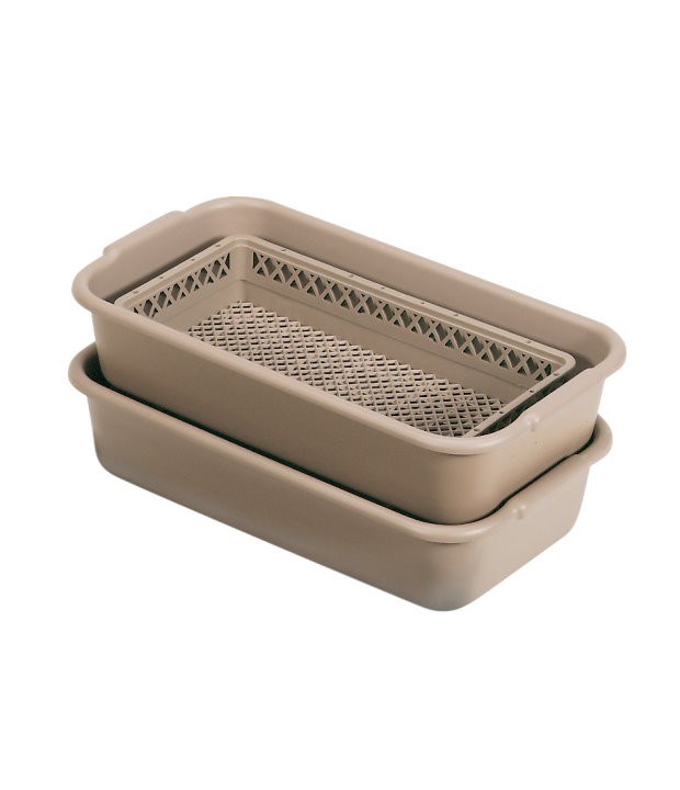 Half-size flatware soak-and-wash system with tub and Traex® open rack in cocoa