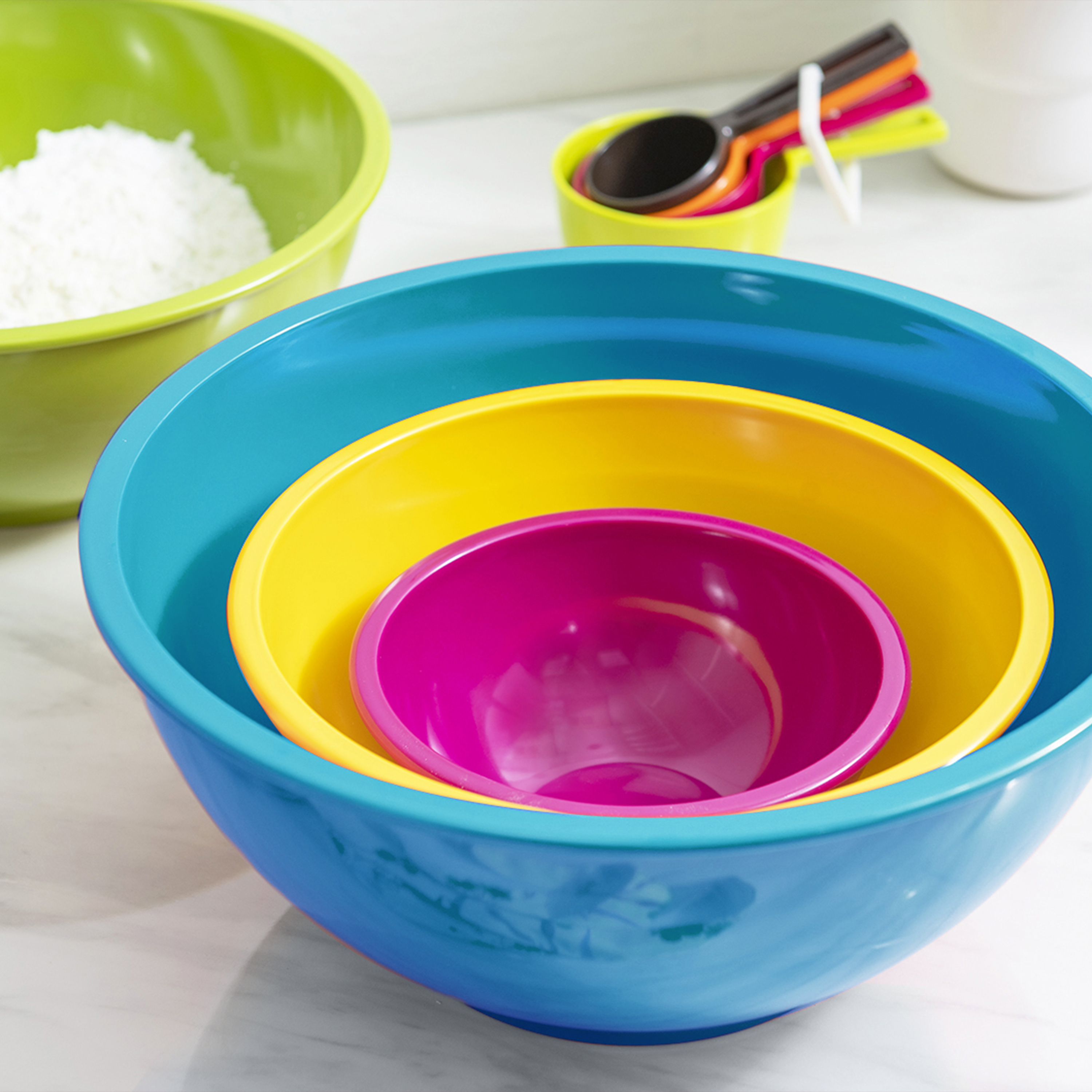 Colorway Plastic Serving and Mixing Bowl Set, Pink and Azure, 5-piece set slideshow image 4
