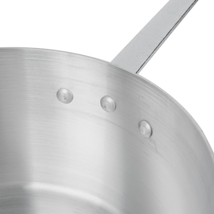 10-quart Arkadia™ aluminum saucepan in natural finish