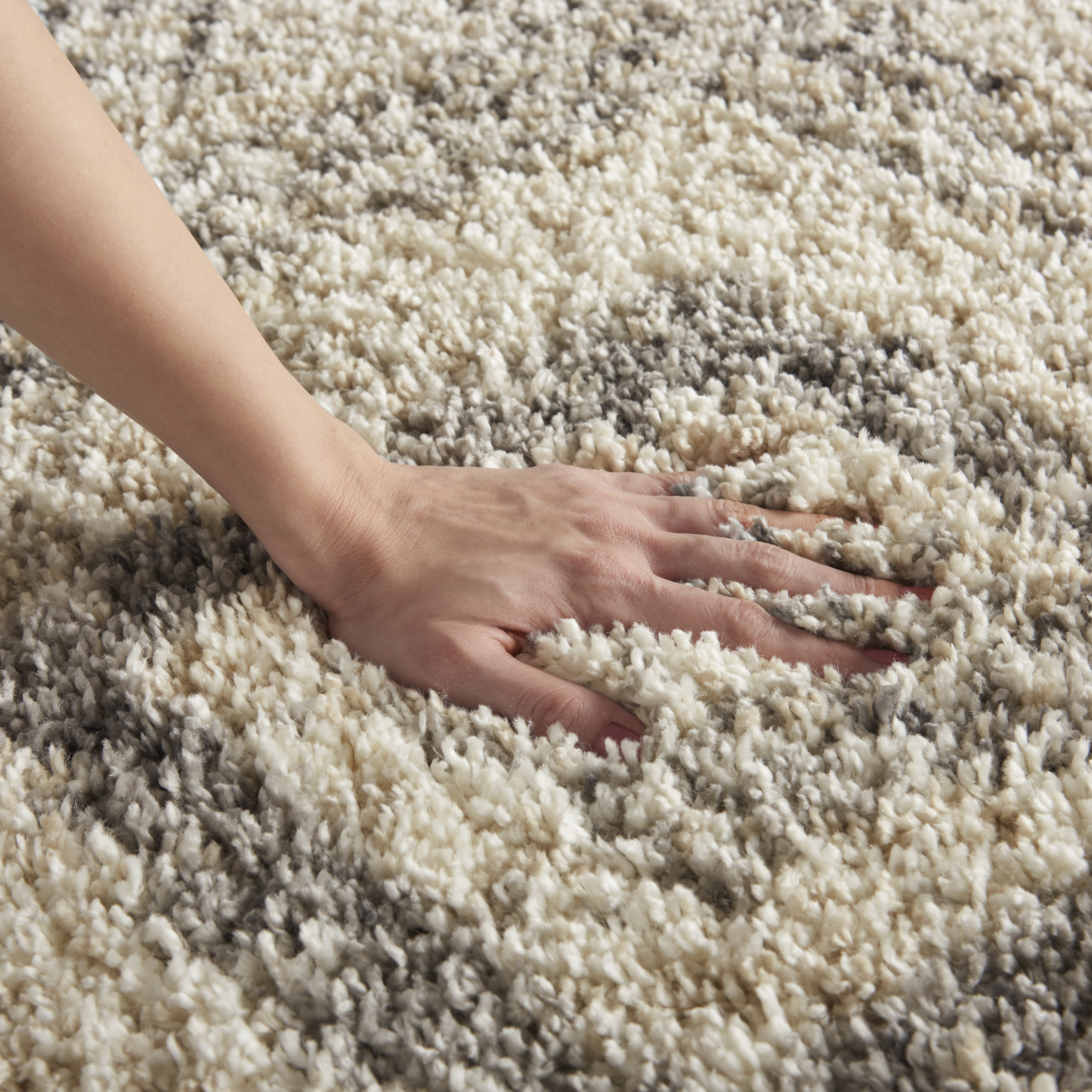 Nourison Oslo Shag 4' x 6' Ivory/Grey Shag Indoor Rug