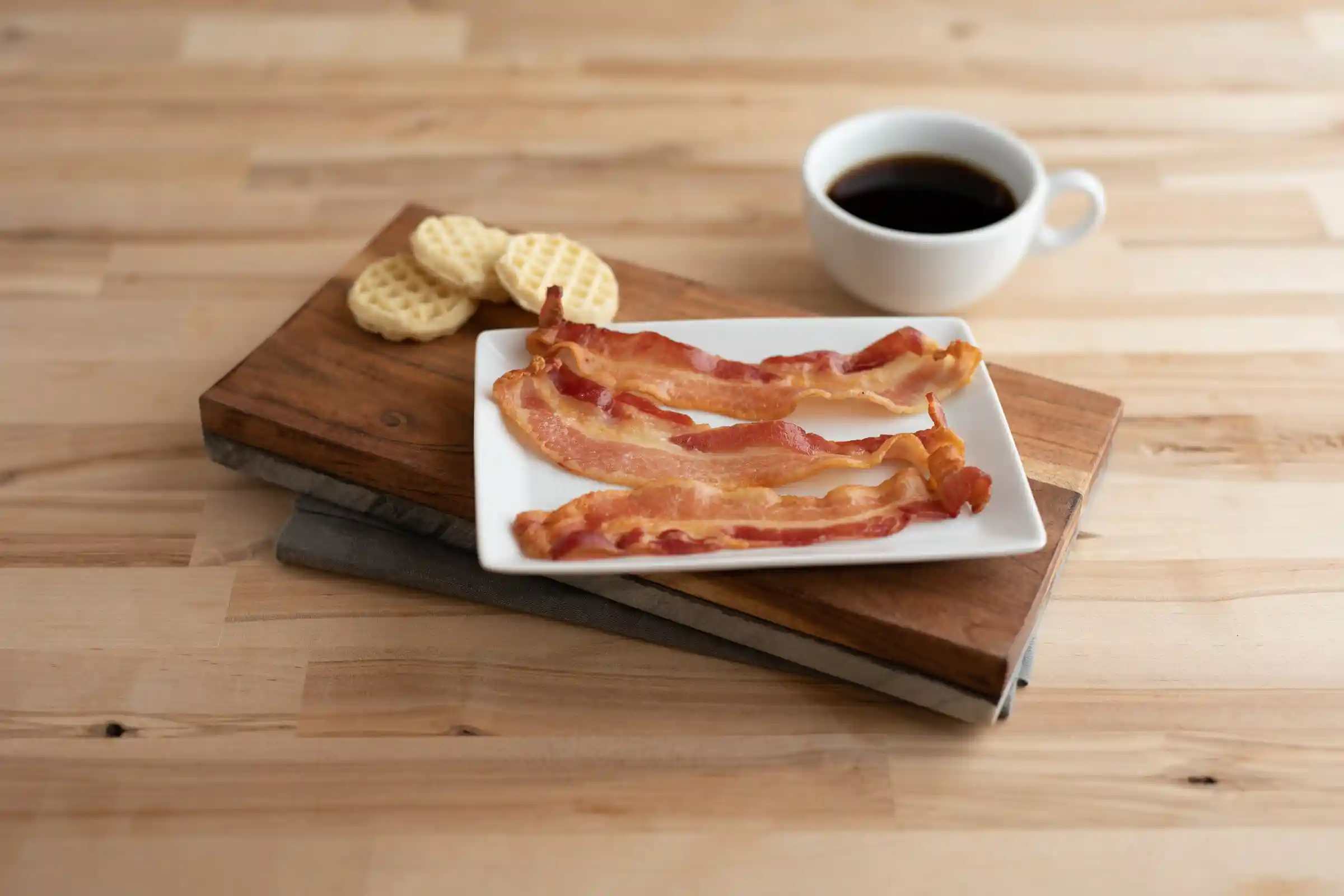 Wright® Brand Naturally Hickory Smoked Regular Sliced Bacon, Flat-Pack®, 15 Lbs, 14-18 Slices per Pound, Gas Flushed https://images.salsify.com/image/upload/s--hYvc-uaI--/q_25/kkgkzvntpjlkcvjelfg8.webp