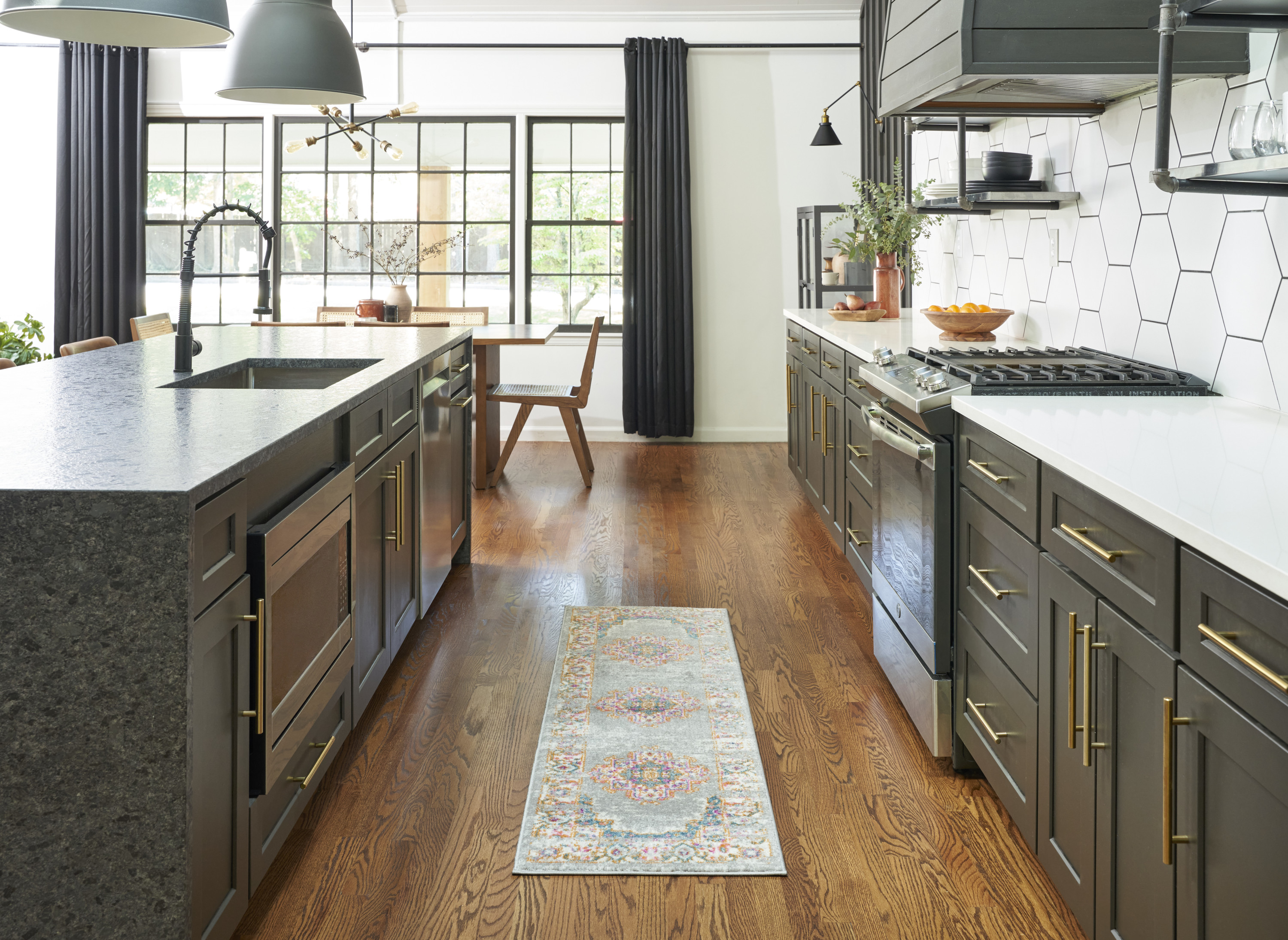 Nourison Passion 1'10" x 6' Grey Bohemian Indoor Rug