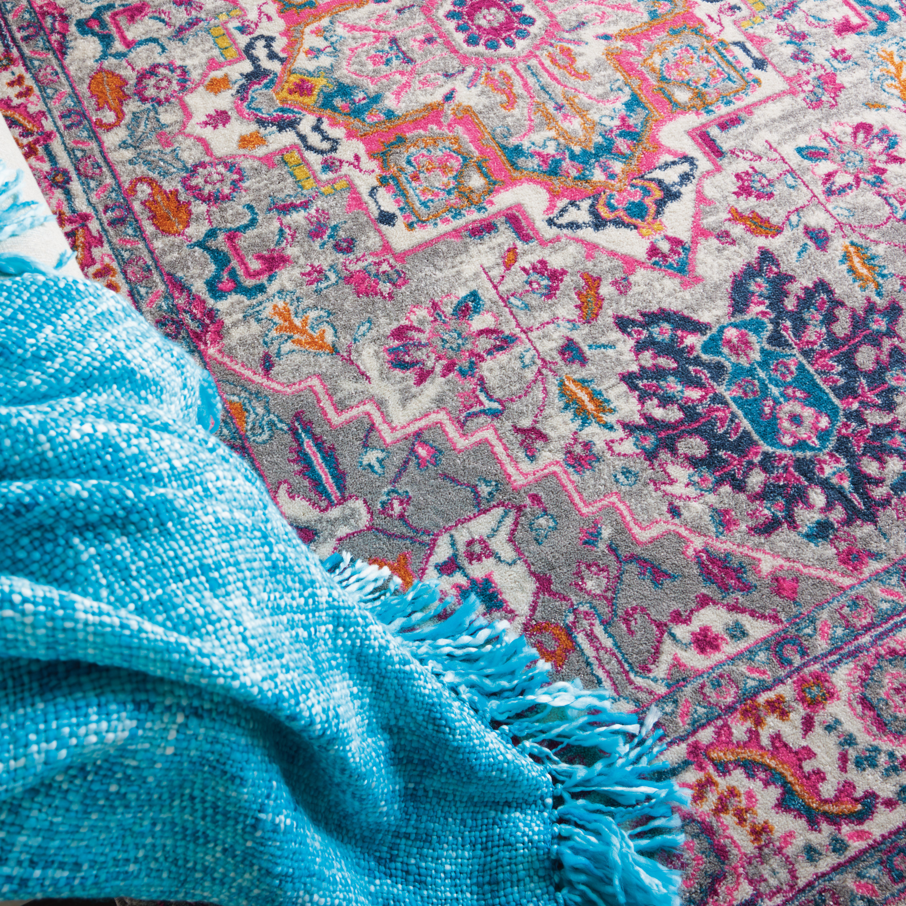 Nourison Passion 3'9" x 5'9" Light Grey Pink Bohemian Indoor Rug