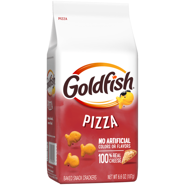 Goldfish® Pizza Baked Snack Crackers, 6.6 oz, bag - Left Angle Image