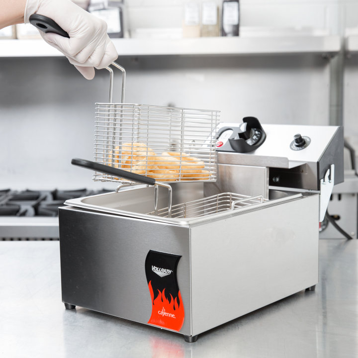 208- to 240-volt 10-lb standard-duty Cayenne® countertop deep fryer