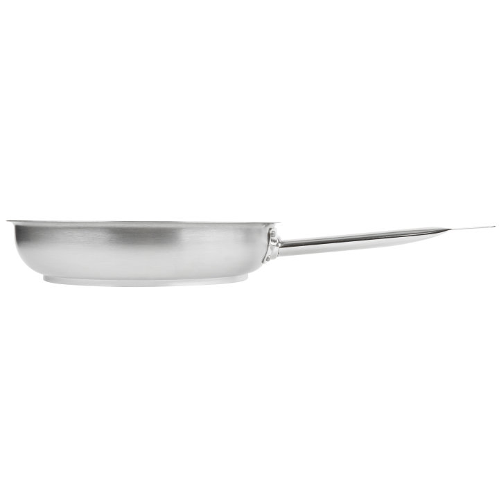 11-inch Centurion® frying pan with nonstick coating