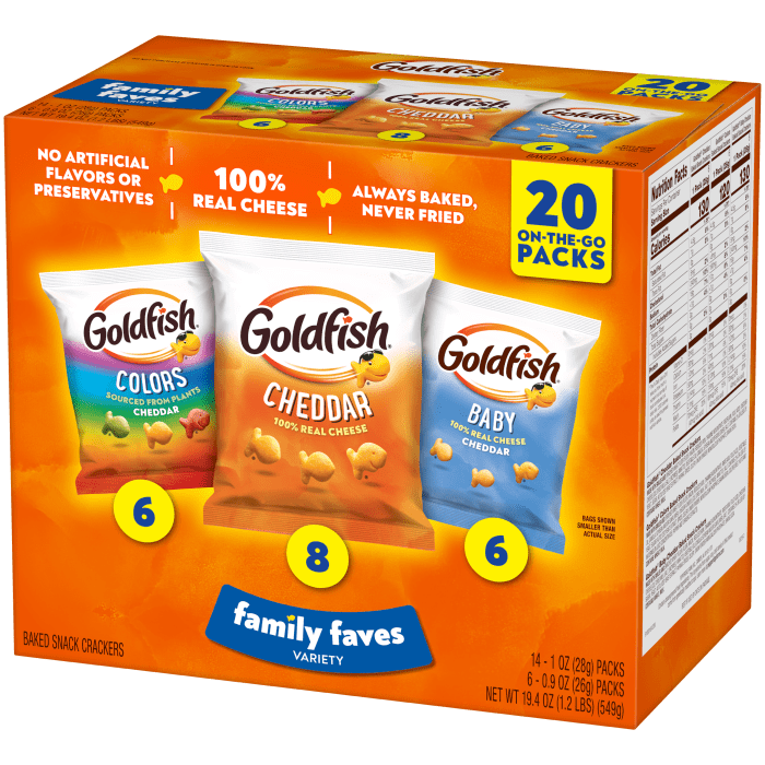 Goldfish® Family Faves Crackers Variety Pack, 20 count box, 19.4 oz, bag - Right Angle Image