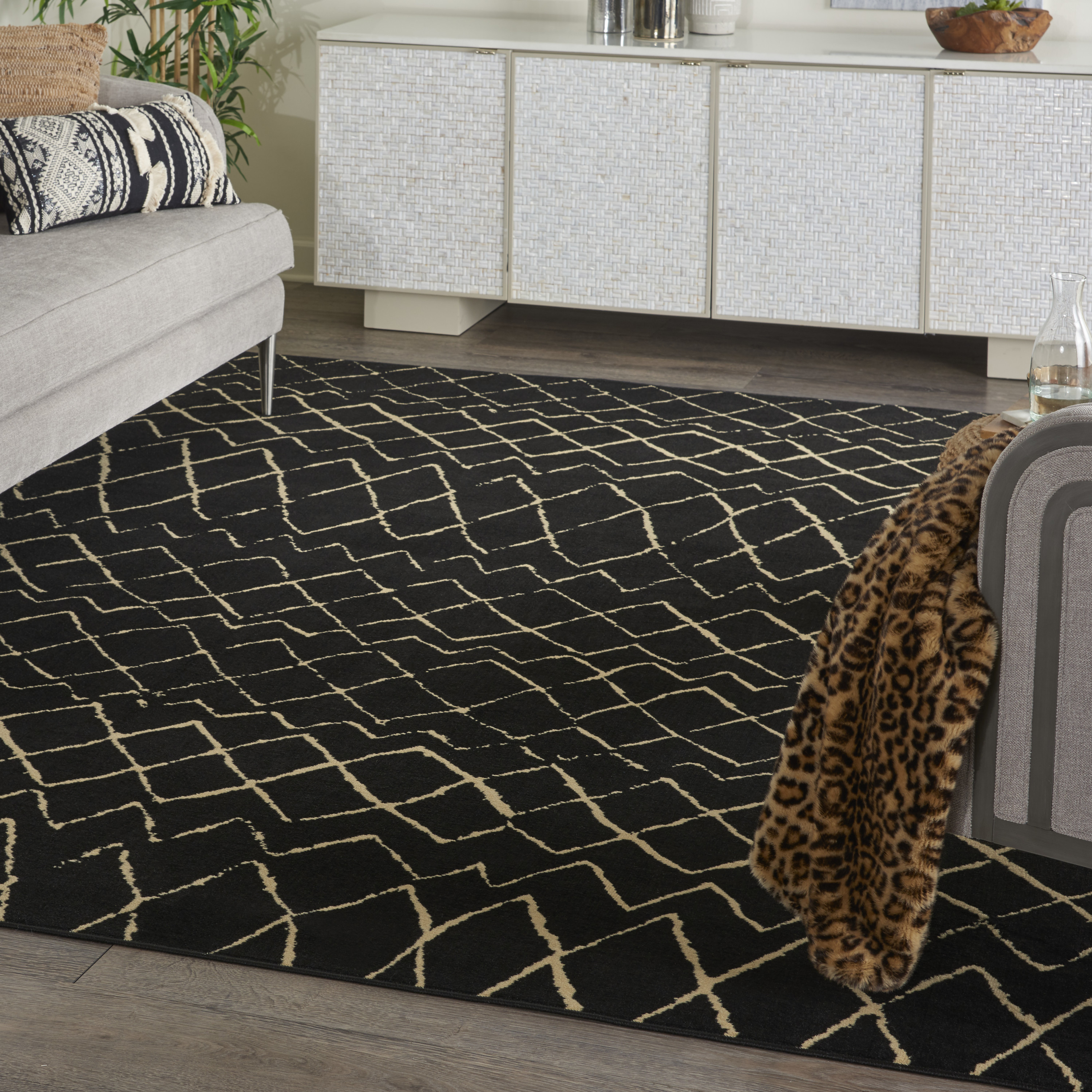 Nourison Grafix 7' x 10' Black Bohemian Indoor Rug