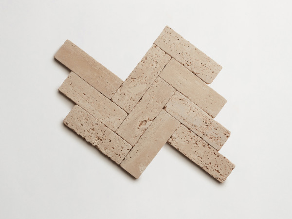 lapidary: girata | baguette | beige travertine | tumbled 
