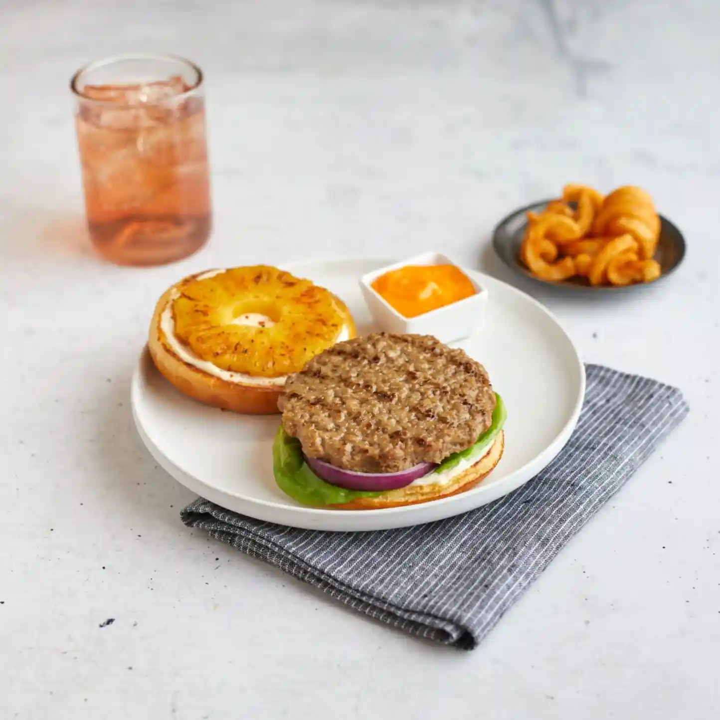 AdvancePierre™ Fully Cooked Flame Grilled Beef Patties, 2.10 oz https://images.salsify.com/image/upload/s--XiQ8sTuX--/q_25/tbxibgcvqjv7swz0dpep.webp