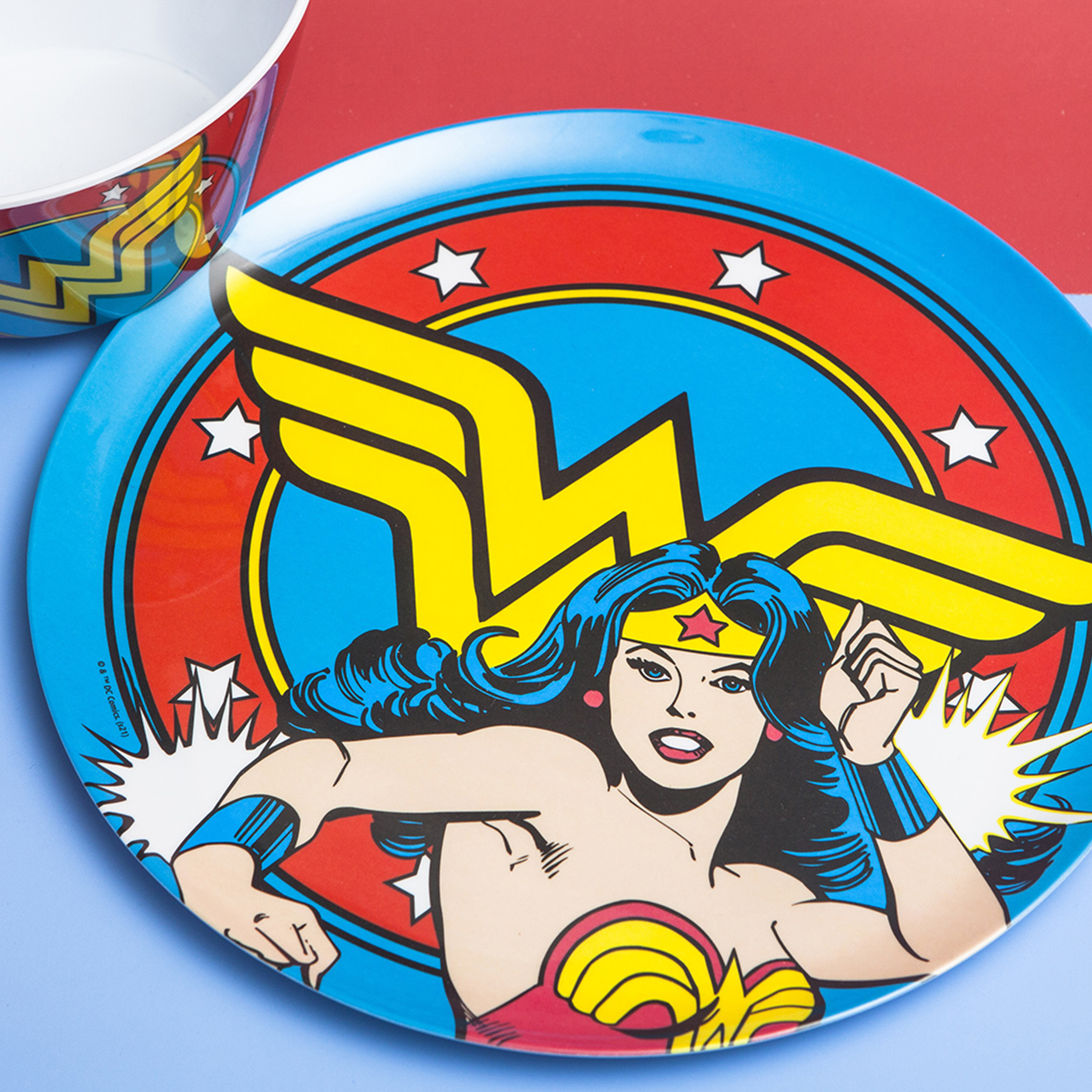 DC Comics Plate, Bowl and Water Bottle Dinnerware Set, Wonder Woman, 3-piece set slideshow image 5