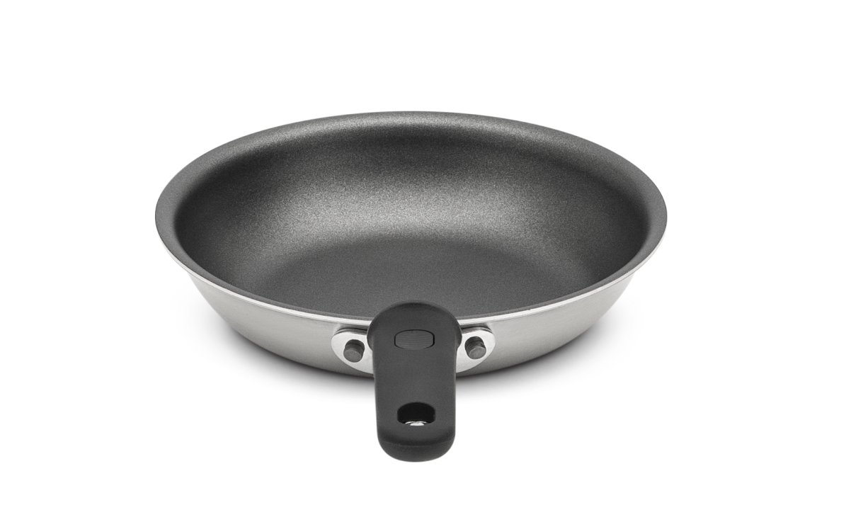7-inch Tribute 3-ply fry pan with CeramiGuard® II nonstick coating and silicone handle