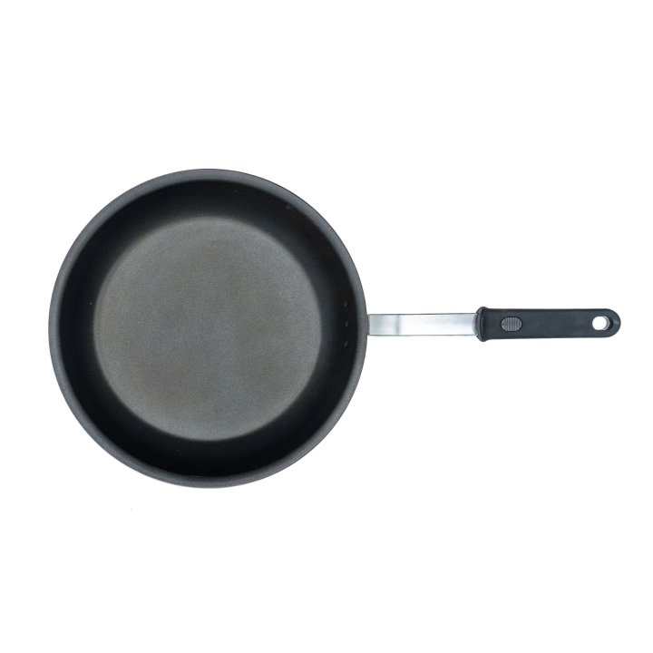 14-inch Wear-Ever® rivetless fry pan with CeramiGuard® II nonstick coating and silicone handle