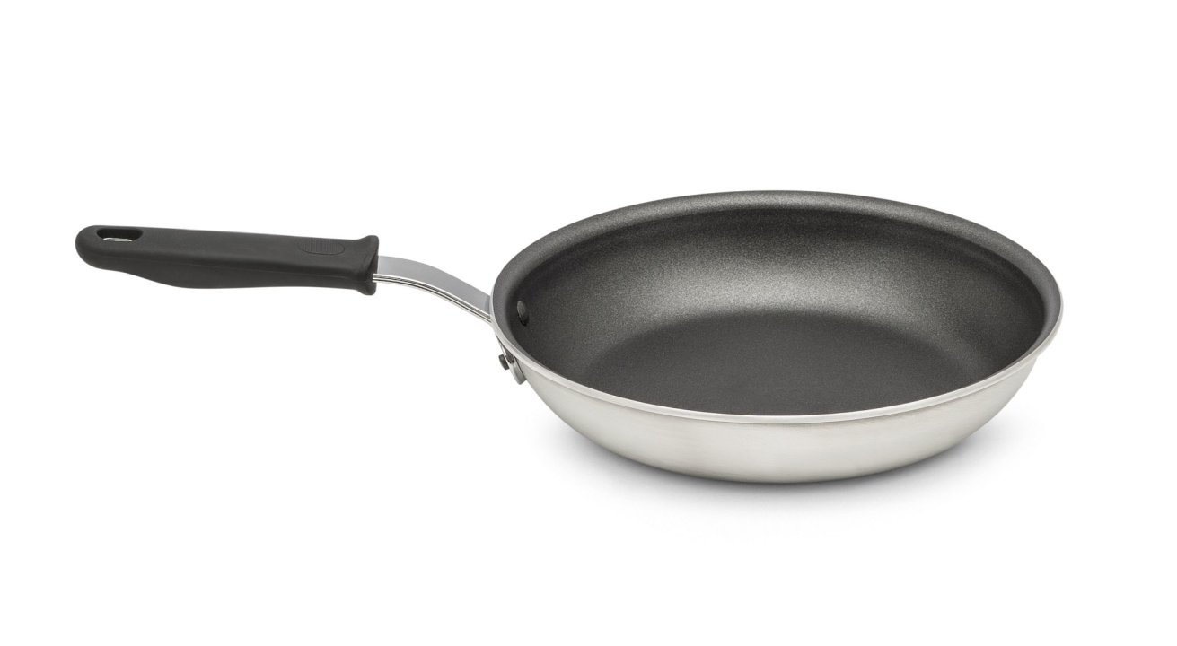 10-inch Wear-Ever® aluminum fry pan with SteelCoat x3™ nonstick coating and silicone handle