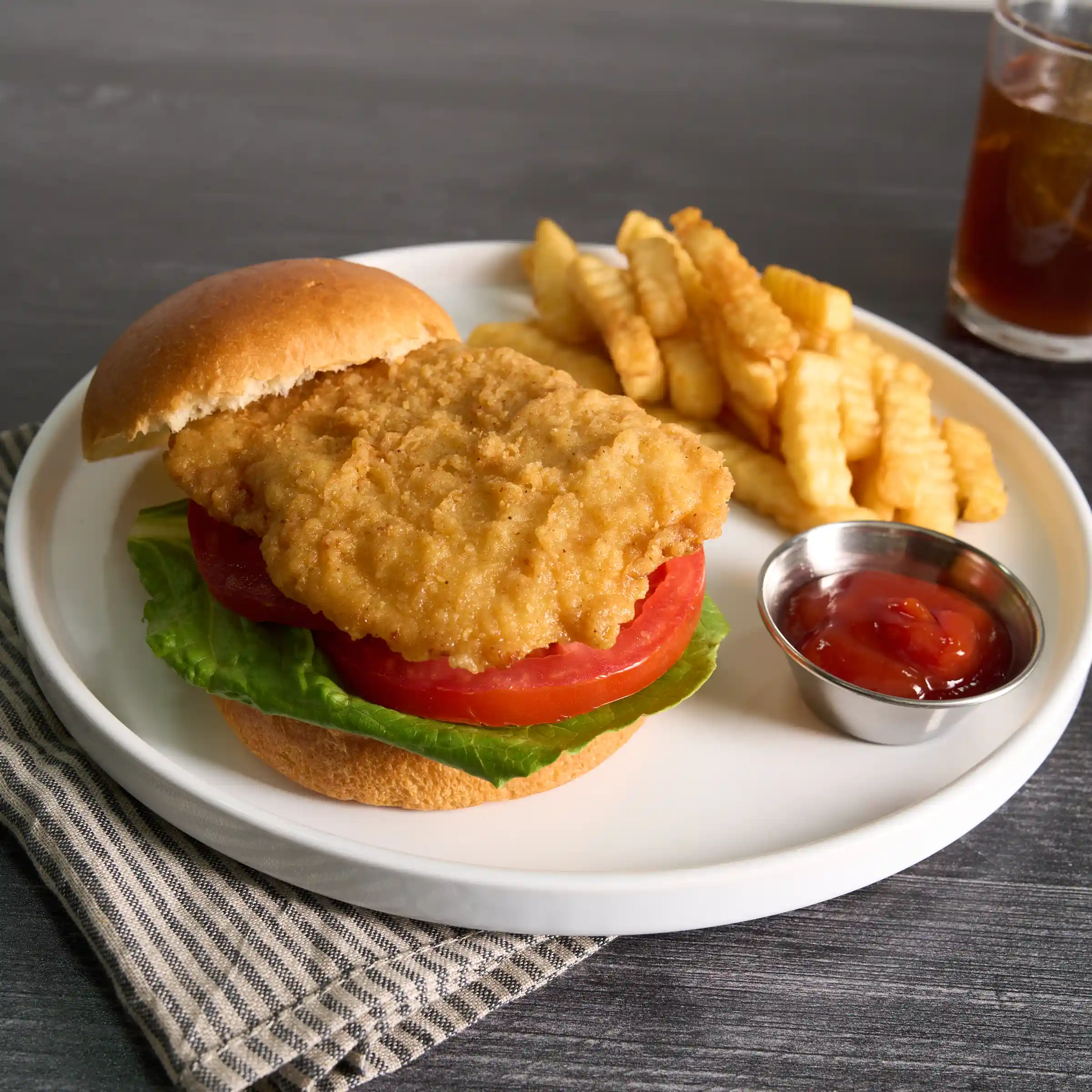Tyson Red Label® Uncooked Golden Crispy Chicken Breast Filet Fritters, 5 oz. https://images.salsify.com/image/upload/s--B5c4SLwC--/q_25/wa4eohtzwjiench6rv9k.webp