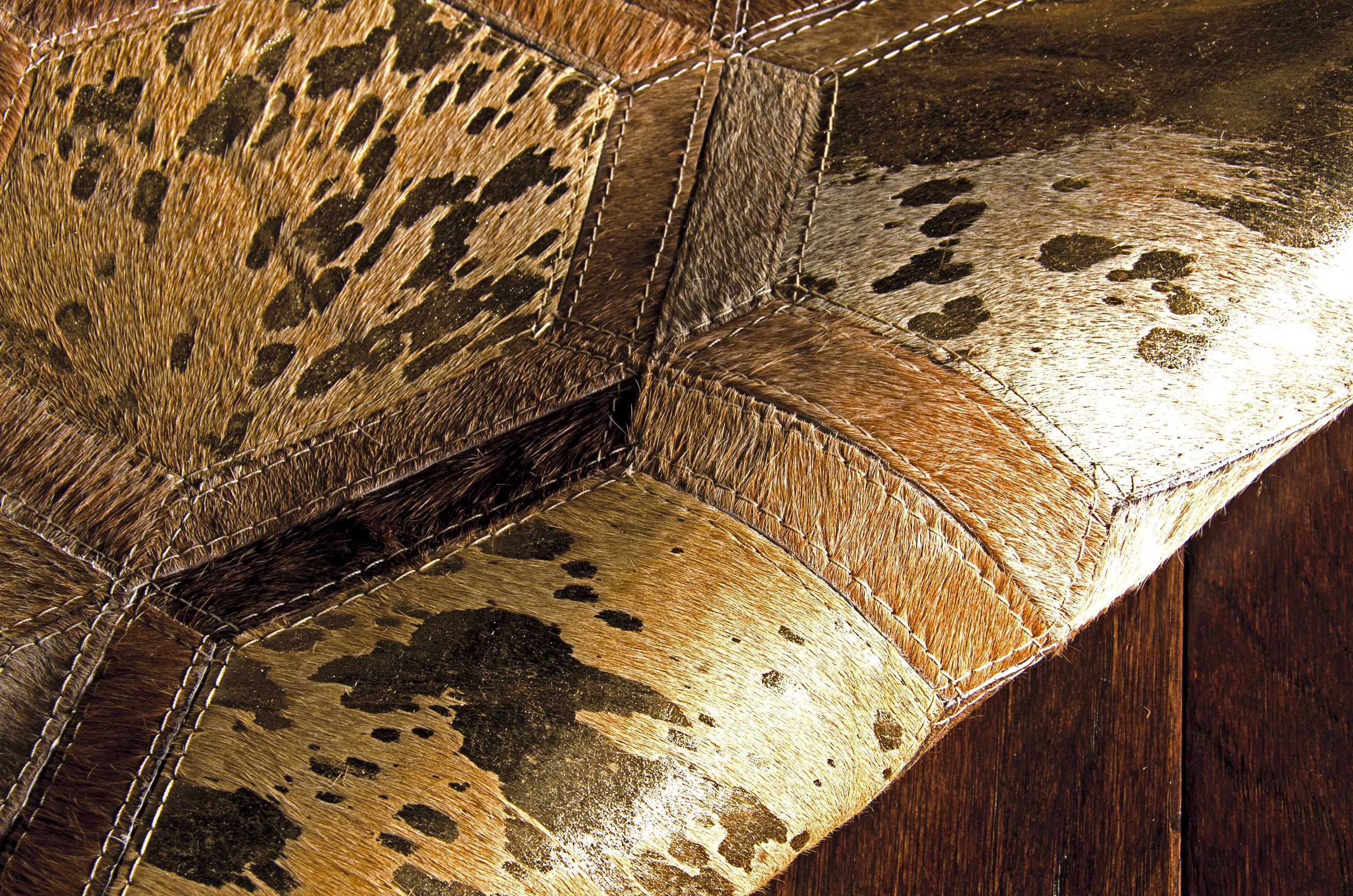 Michael Amini City Chic 5'3" x 7'5" Amber Gold Modern Indoor Rug