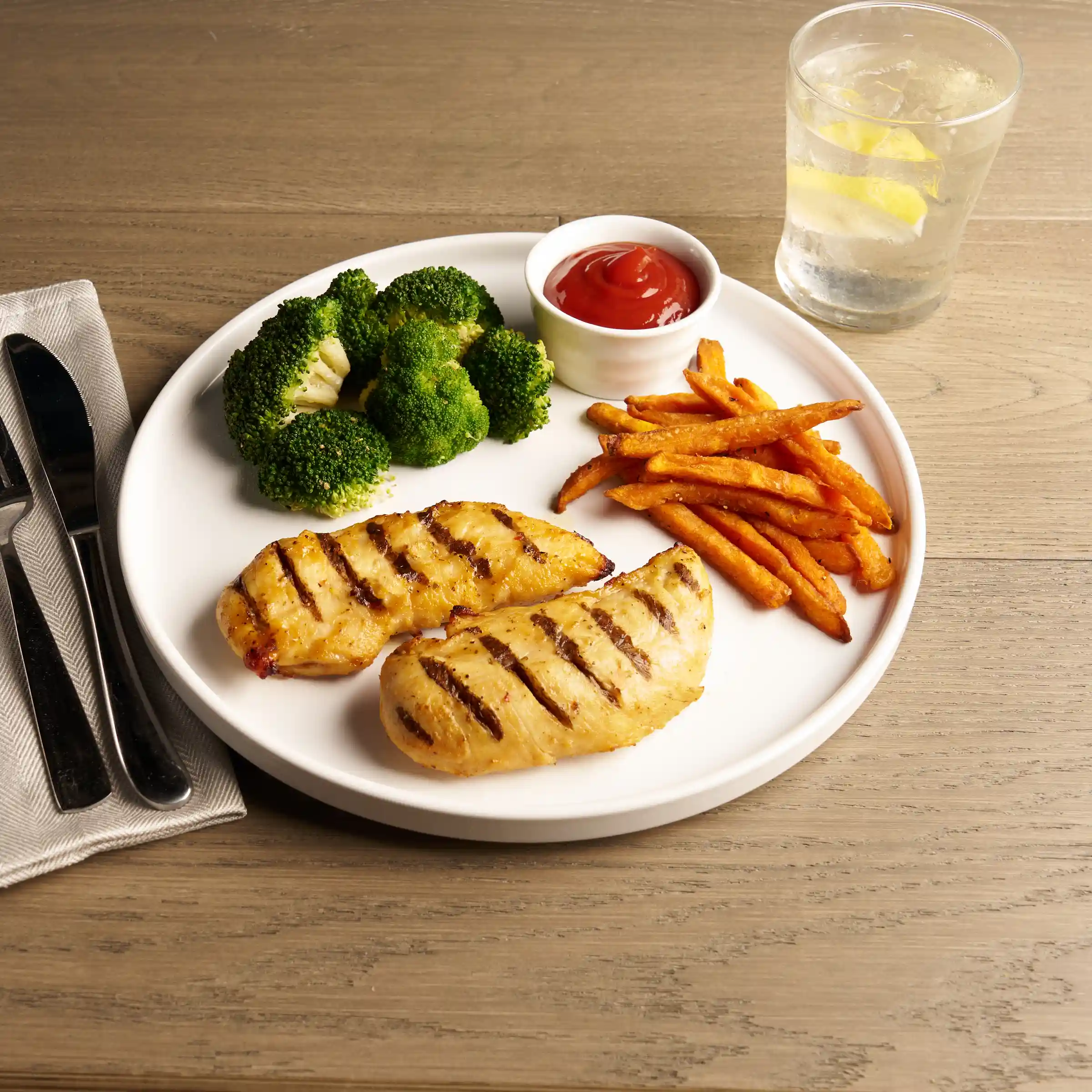Tyson Red Label® Gluten Free Fully Cooked Unbreaded Signature Seasoned Chicken Tenderloins https://images.salsify.com/image/upload/s--pL06Jhy3--/q_25/ea9af3c219a46ee7e8570631677e7d9c7e1bfc6f.webp