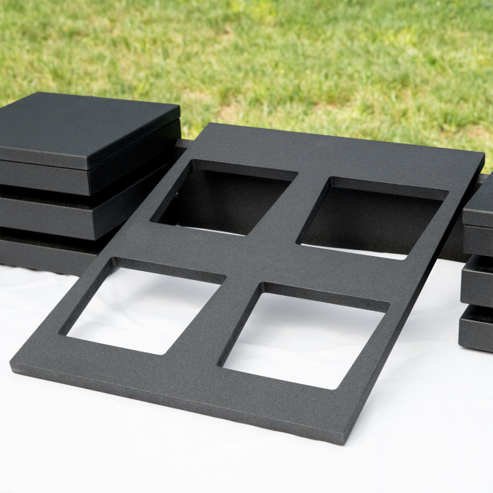 Cubic Display Shelves and Crossbars
