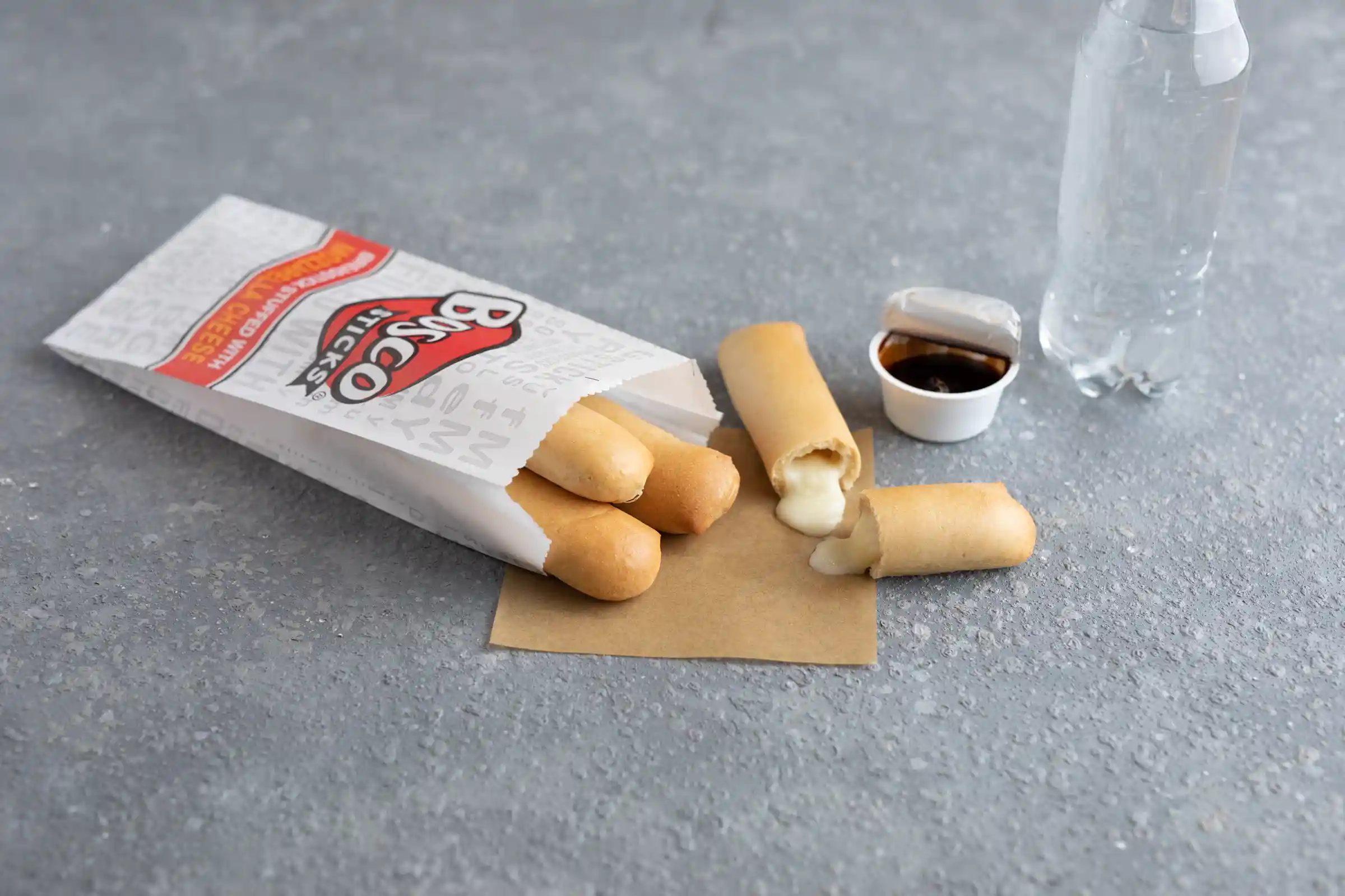 Bosco® 7 Inch Mozzarella Cheese Stuffed Breadsticks https://images.salsify.com/image/upload/s--nC8uvpz---/q_25/cyi4hi9ohgwtpsgp2svo.webp
