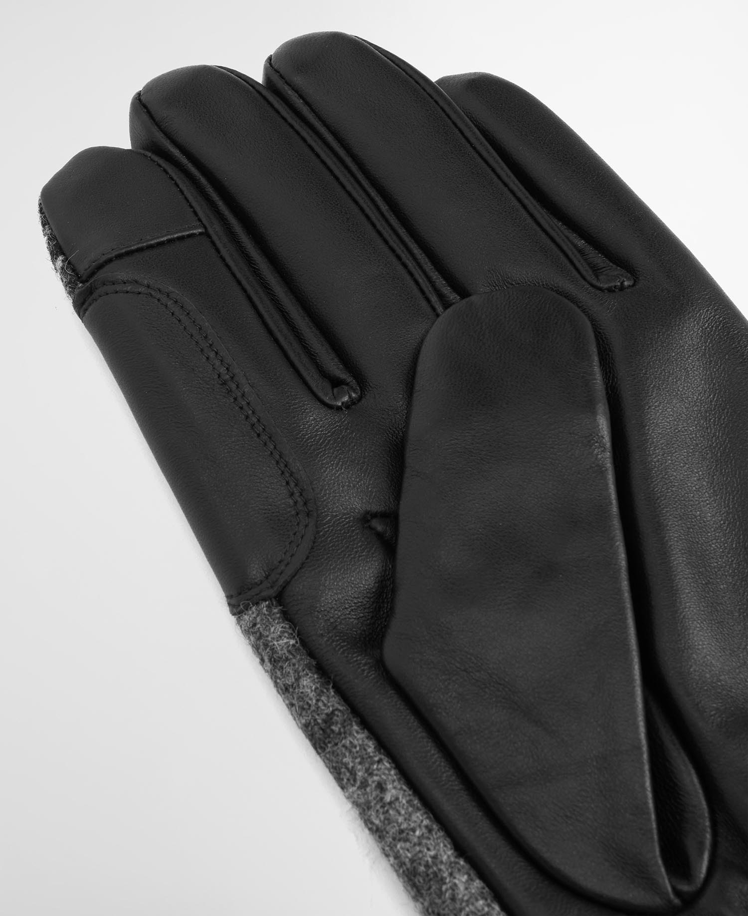 Newbrough Tartan Gloves image number 2