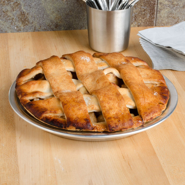 9 ¾-inch Wear-Ever® aluminum pie plate