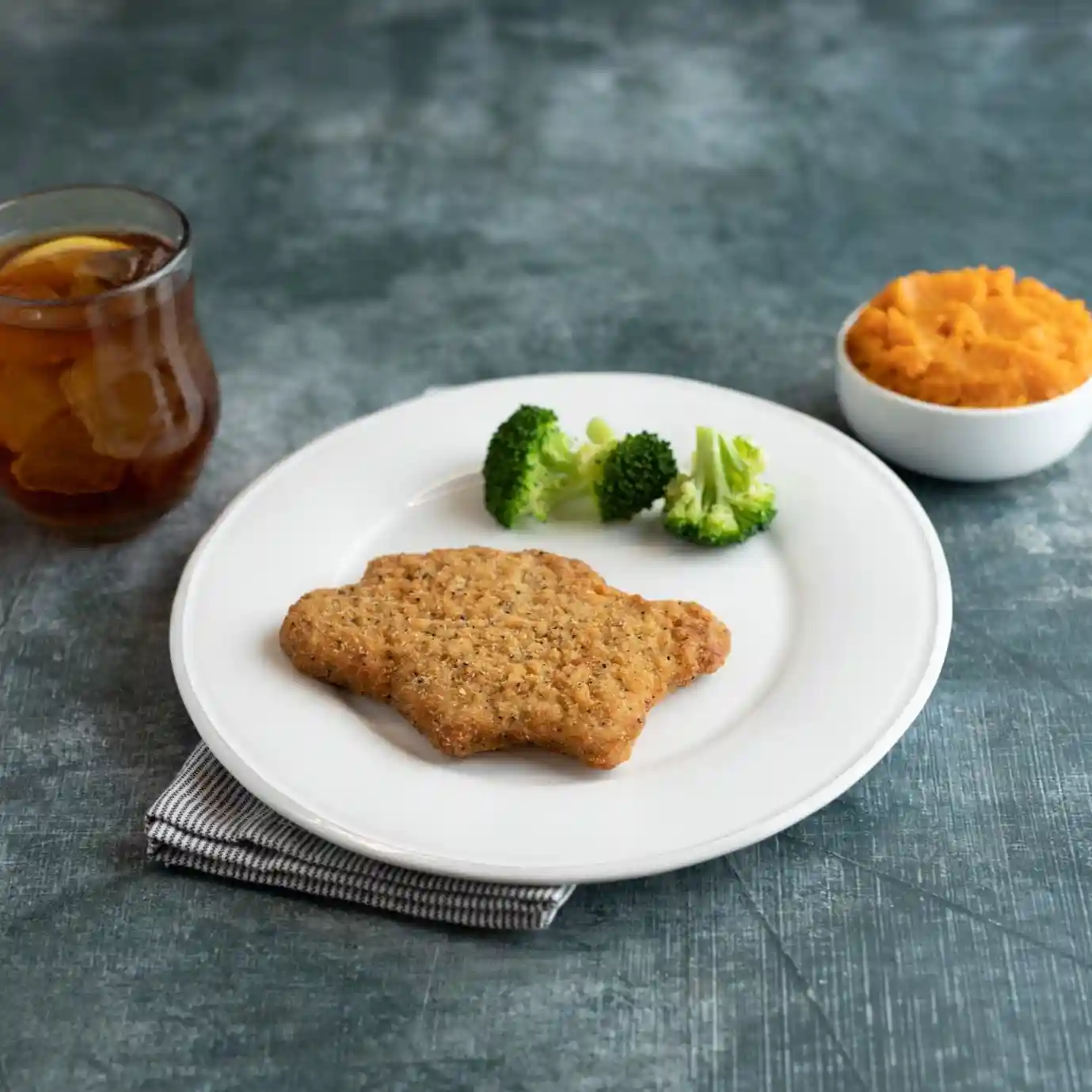 Minuteman® Chicken Fry Style Breaded Patties with Beef & Turkey https://images.salsify.com/image/upload/s--M42swb76--/q_25/ixyvibf1deyq6845xcer.webp