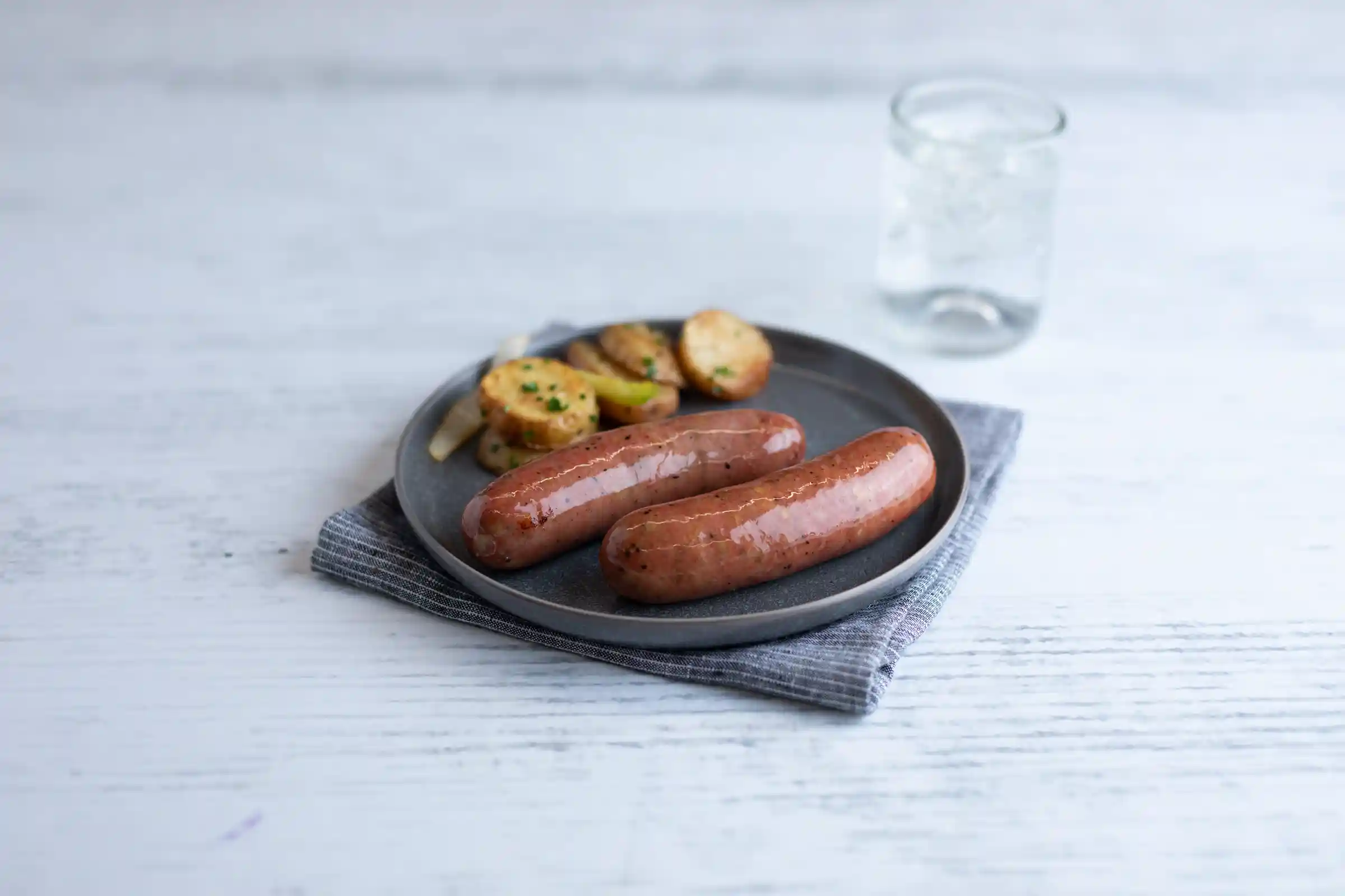 Aidells® Fully Cooked Smoked Chicken and Apple Chicken Sausage Links, 4 oz https://images.salsify.com/image/upload/s--NeOdqDof--/q_25/mhhns6cbidfjiyfveosd.webp
