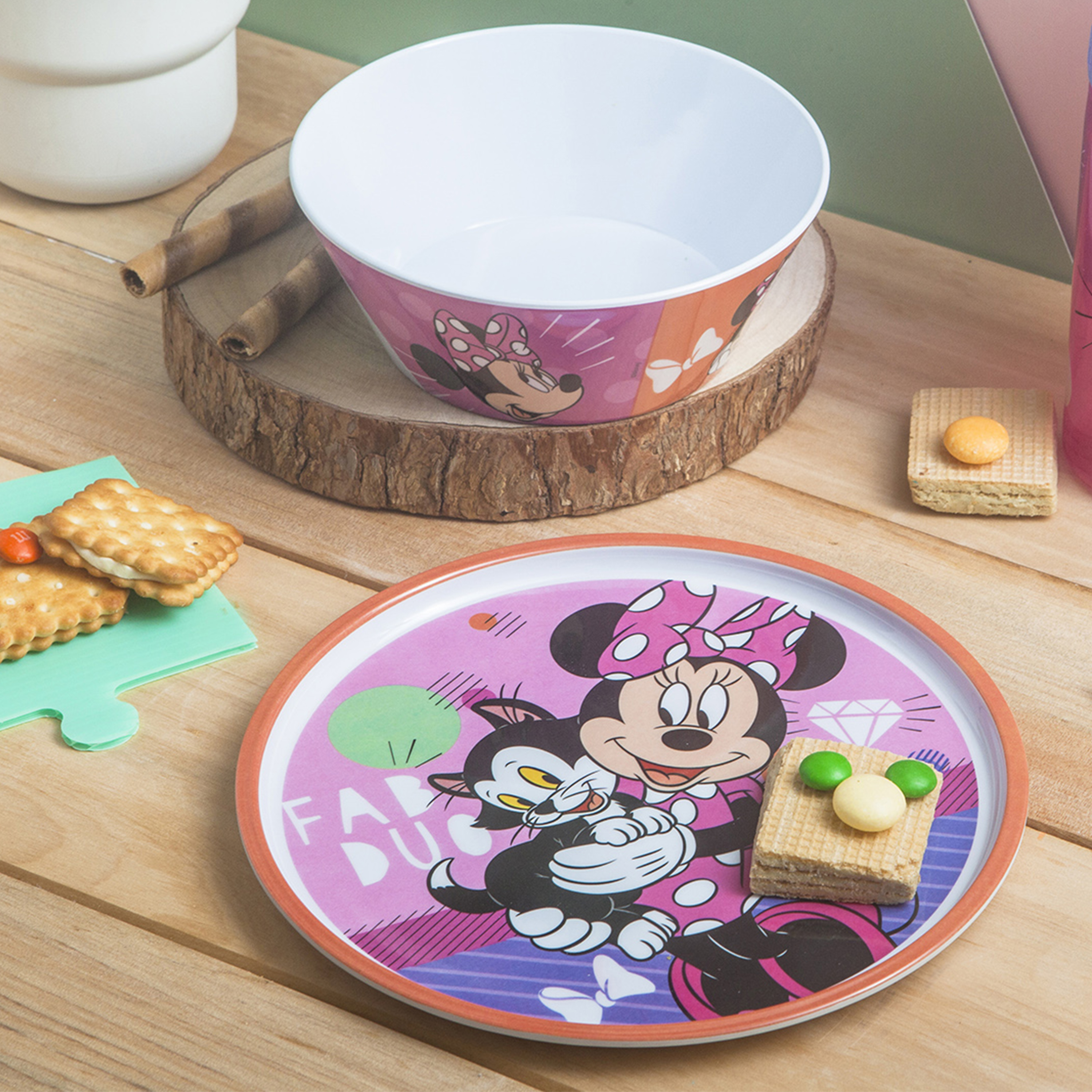 Disney Dinnerware Set, Minnie Mouse and Friends, 5-piece set slideshow image 3