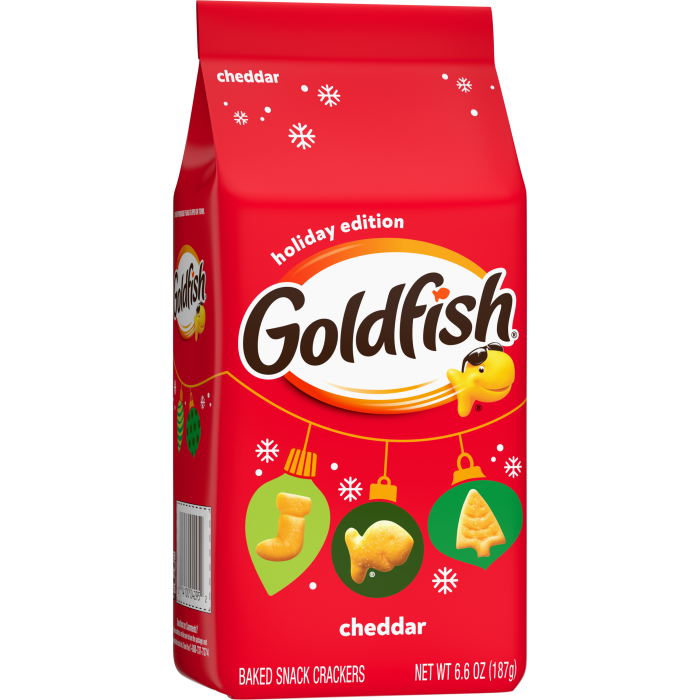 Goldfish® Holiday Shapes Cheddar Baked Snack Crackers, 6.6 oz, bag - Left Angle Image