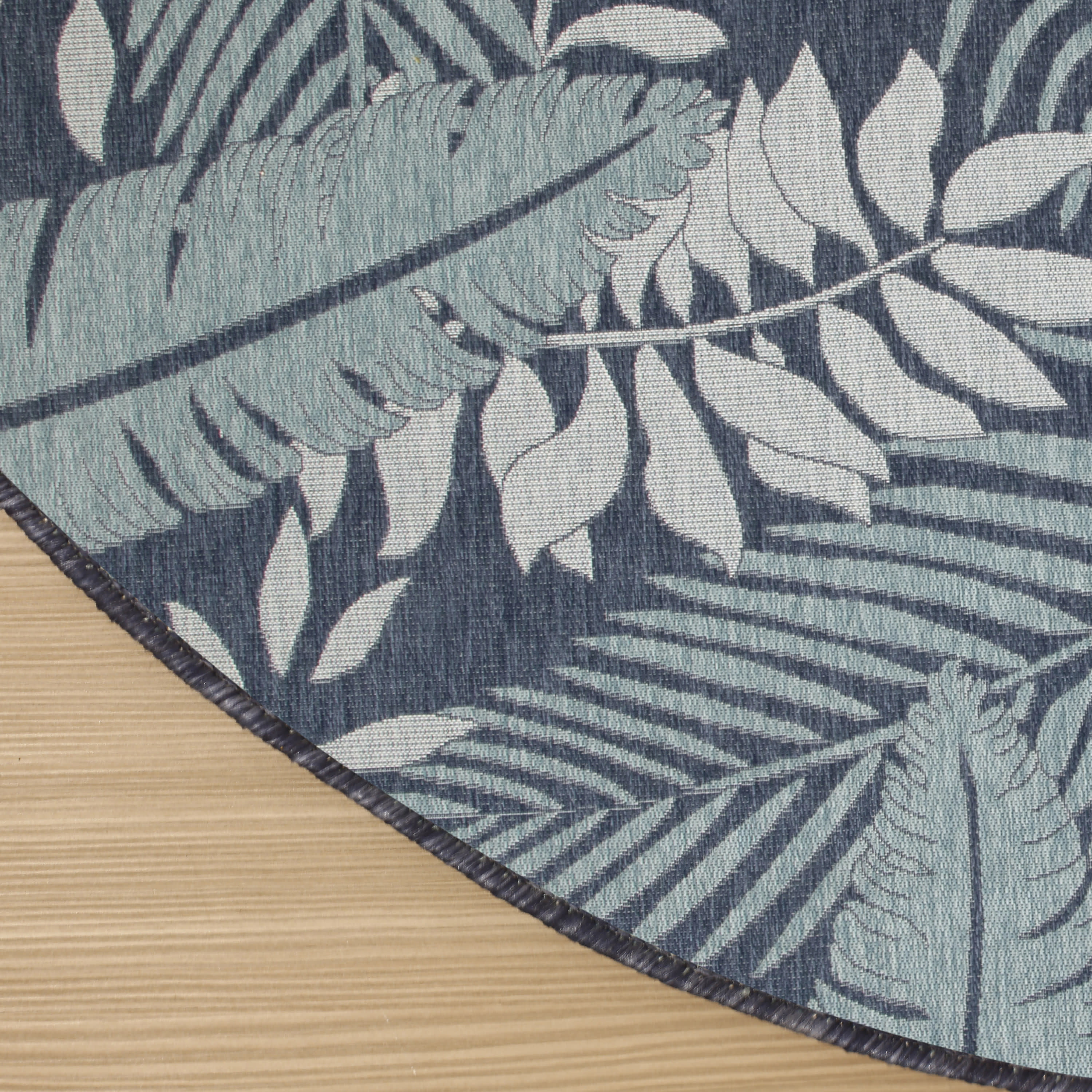 Nourison Garden Oasis 4' x Round Navy Outdoor Rug