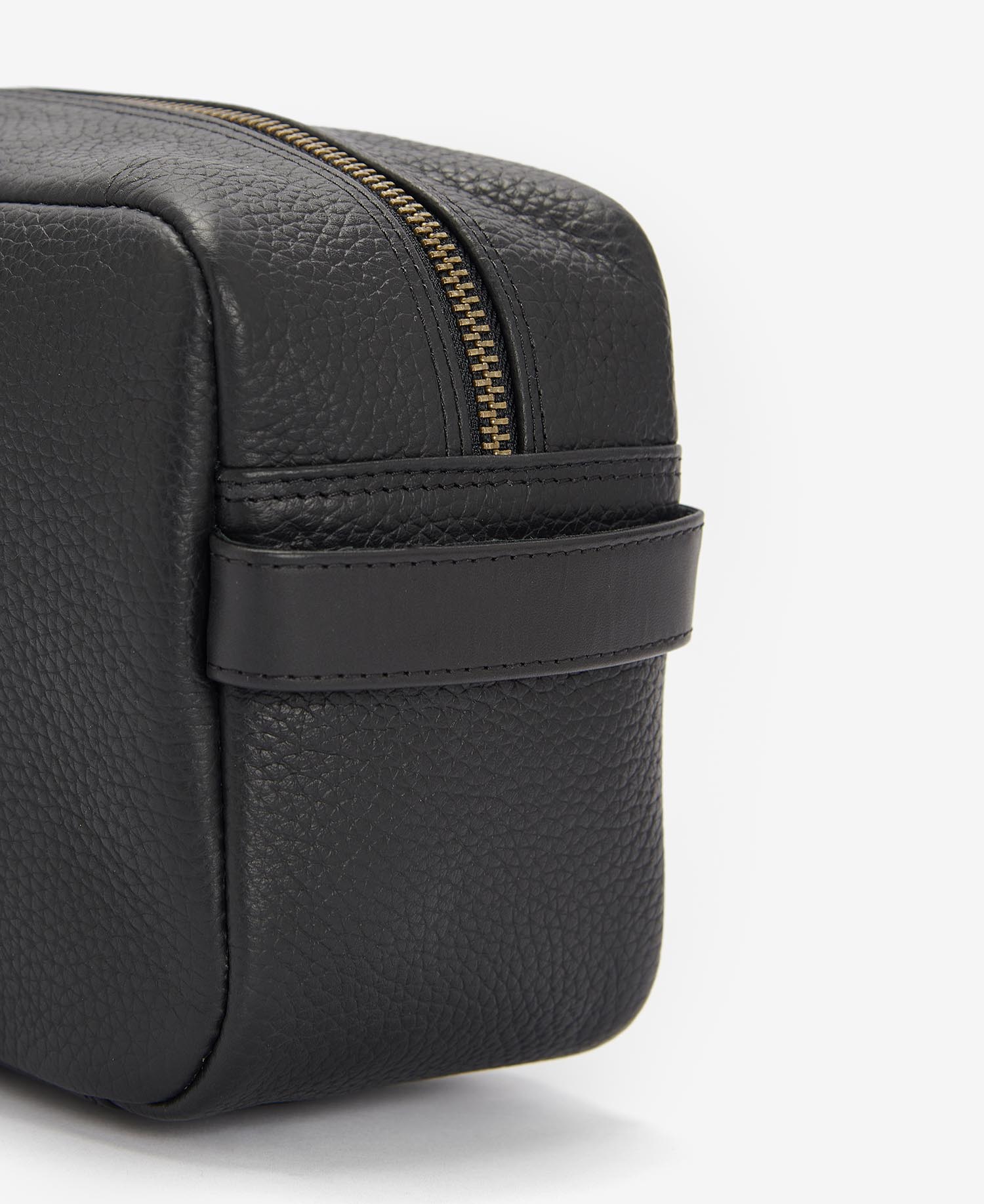 Highgate Leather Washbag image number 2