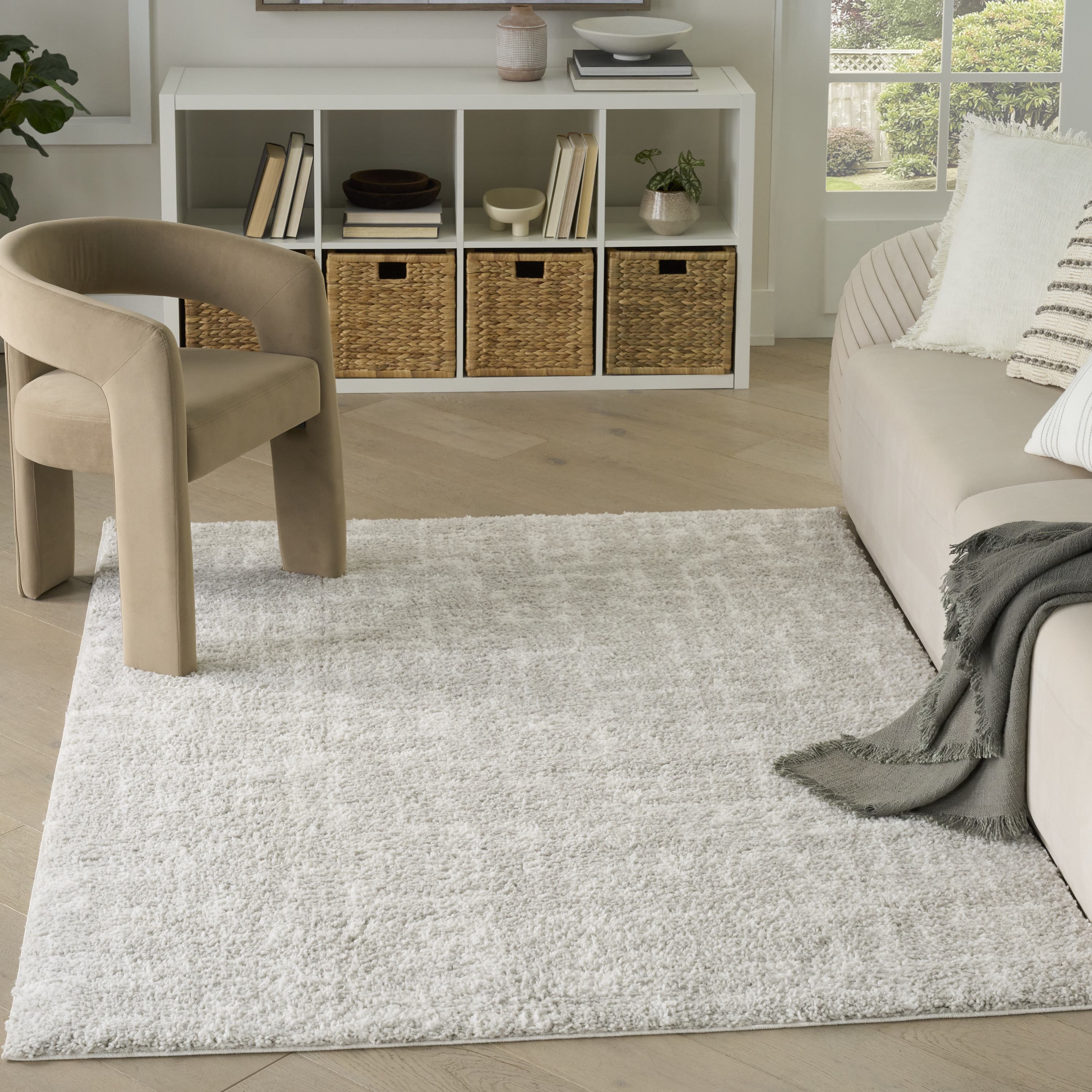 Nourison Modern Shag 3'11" x 5'11" Grey Ivory Modern Indoor Rug