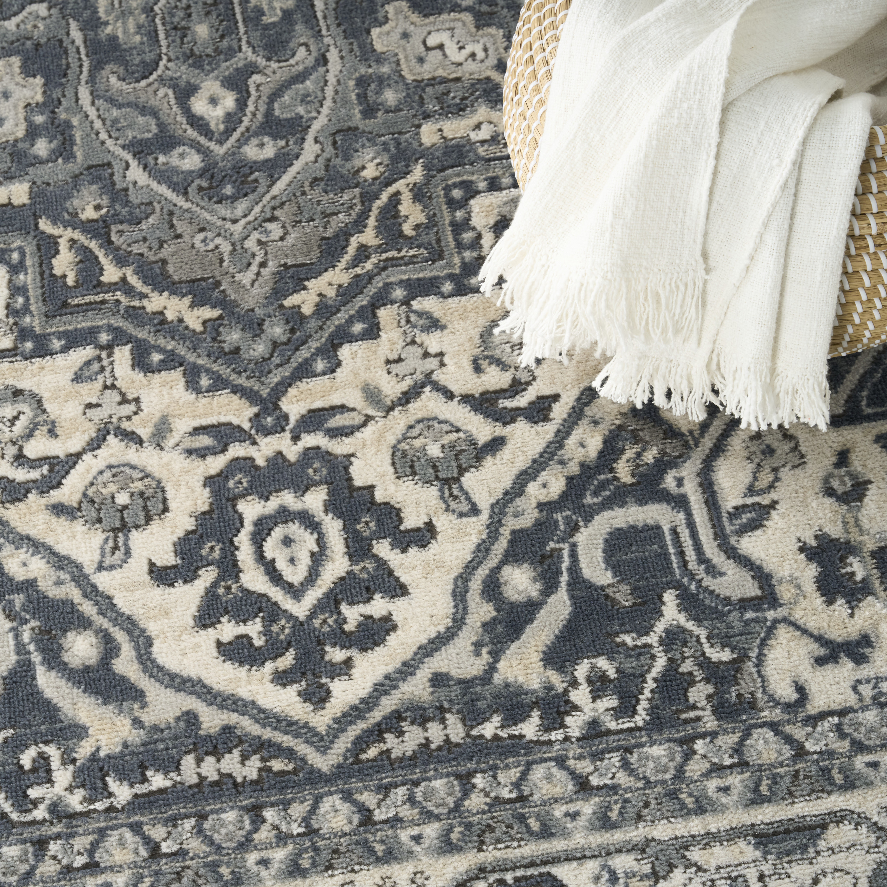 Nourison Quarry 5'3" x 7'3" Navy Ivory Vintage Indoor Rug