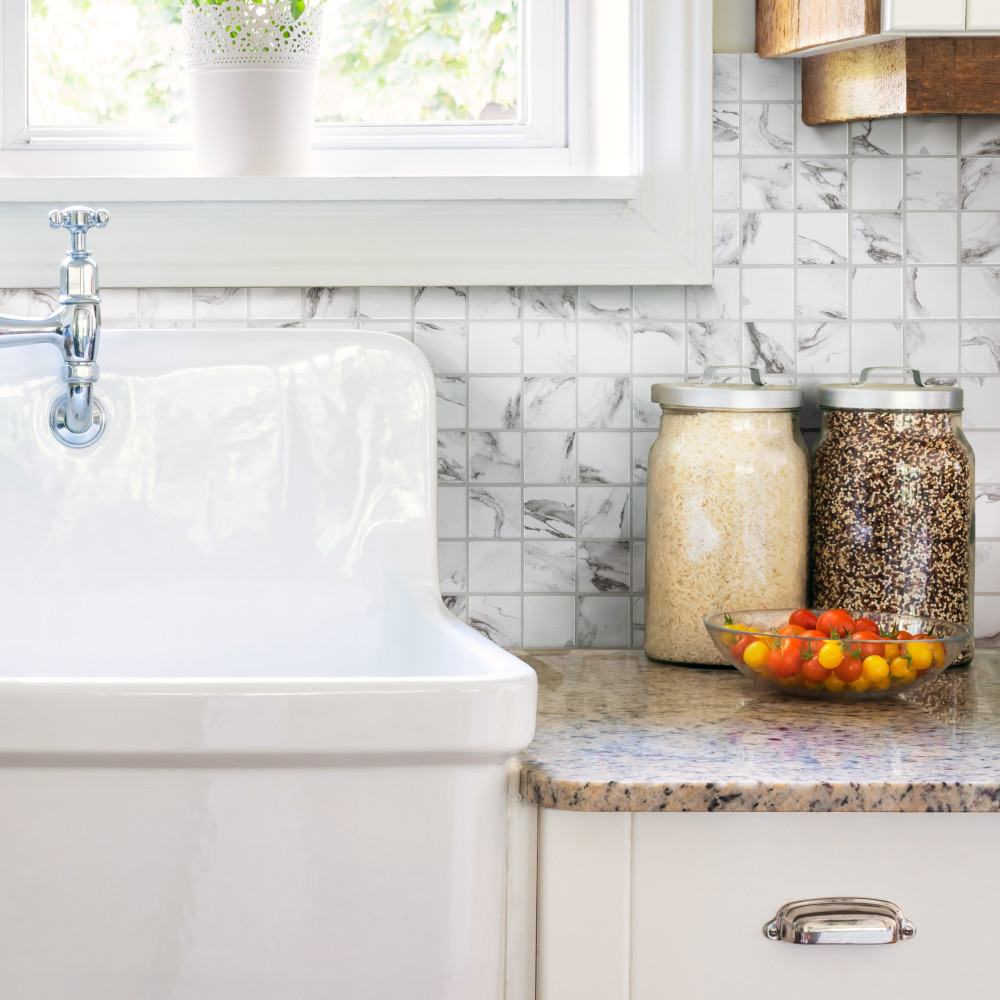 Sample – Katina Calacatta Porcelain Mosaic Tile