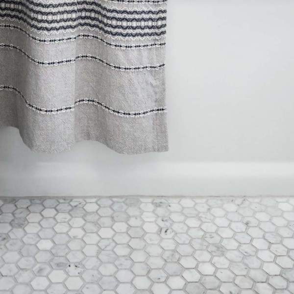 clé carrara | hex mosaic sheet 