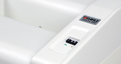 Automatic On/Off and Bag Full Auto Off indicators for efficiency.