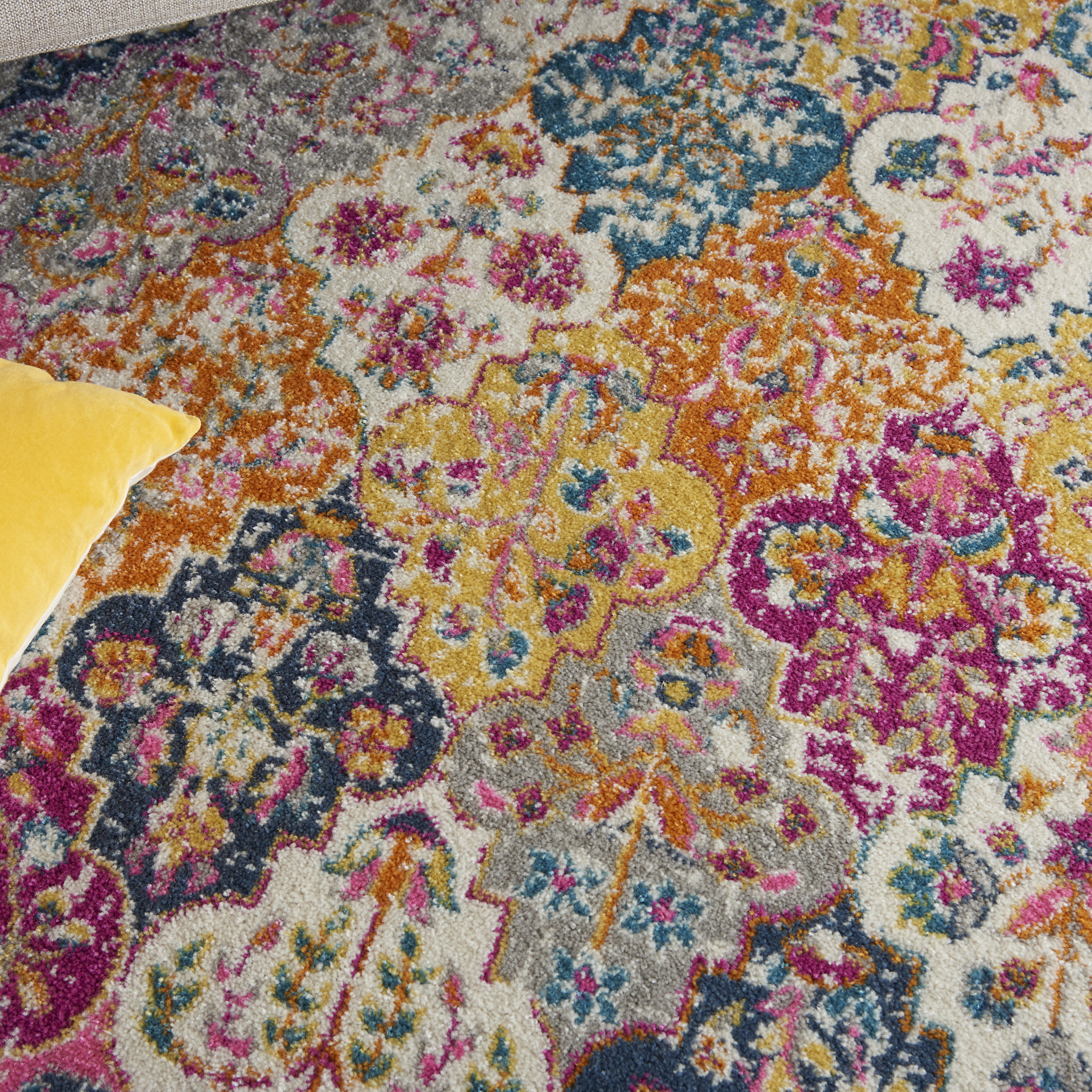 Nourison Passion 3'9" x 5'9" Multicolor Bohemian Indoor Rug