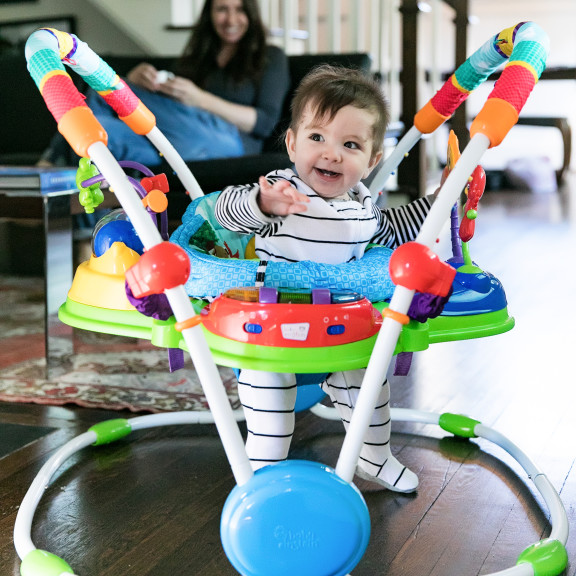 Neighborhood Friends Activity Jumper™