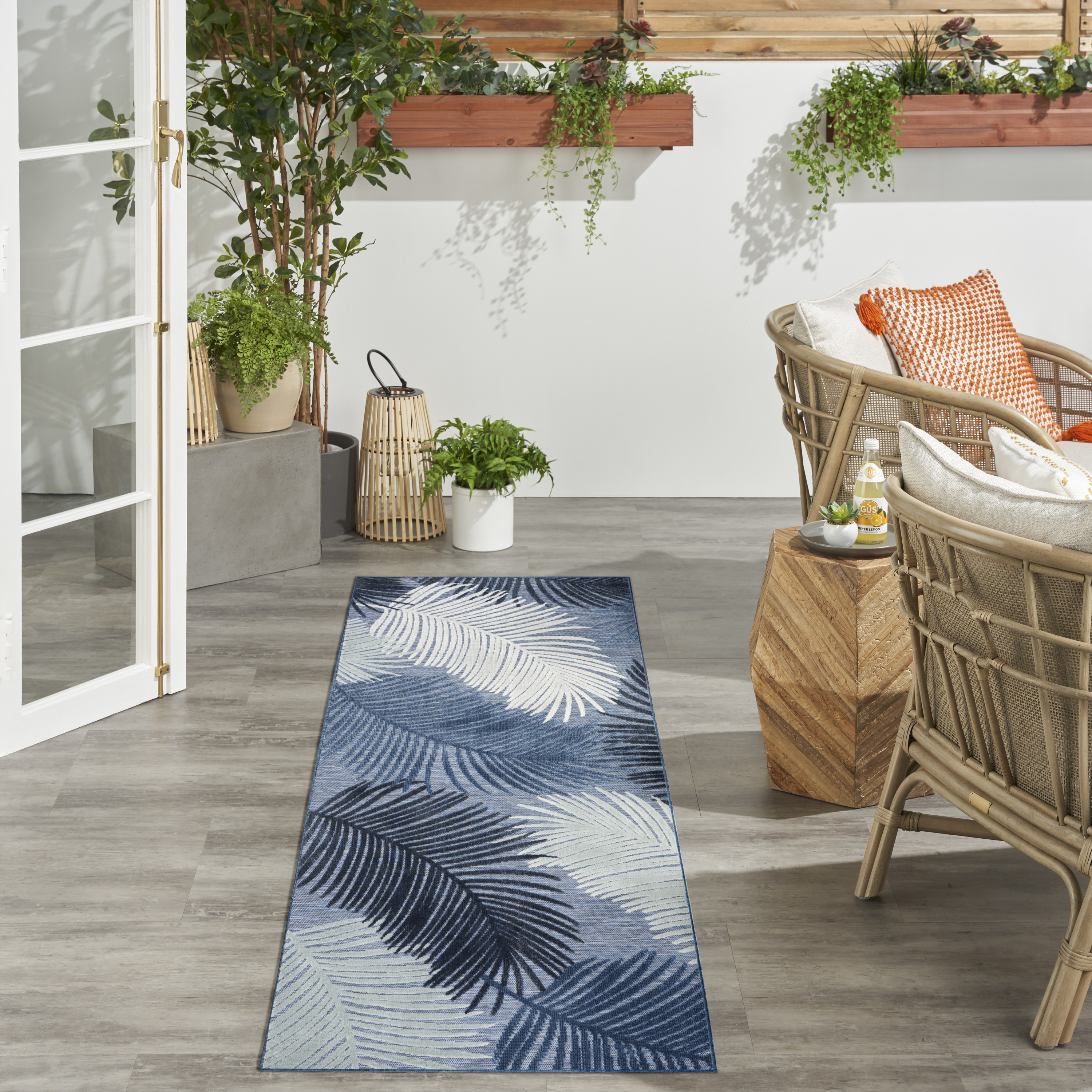 Nourison Suncoast 2' x 6' Denim Tropical Rug