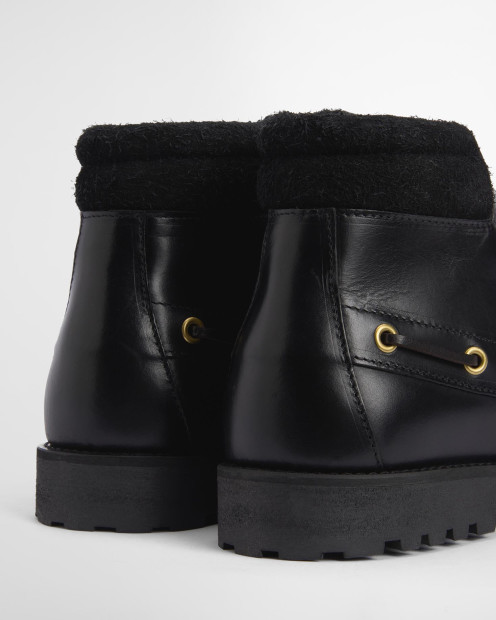 Tiller Moccasin Boots Black