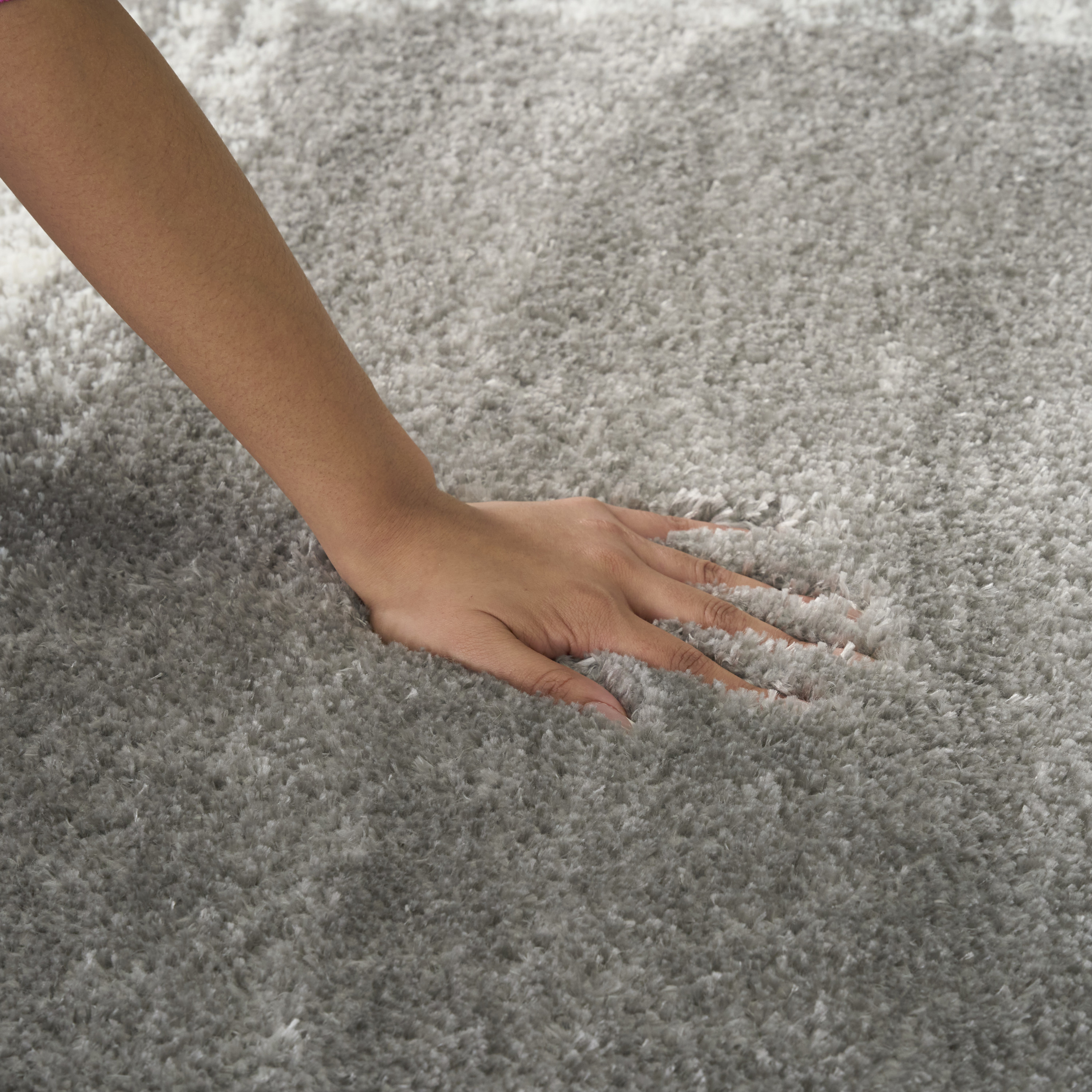 Nourison Pacific Shag 7'10" x 9'10" Grey Shag Indoor Rug