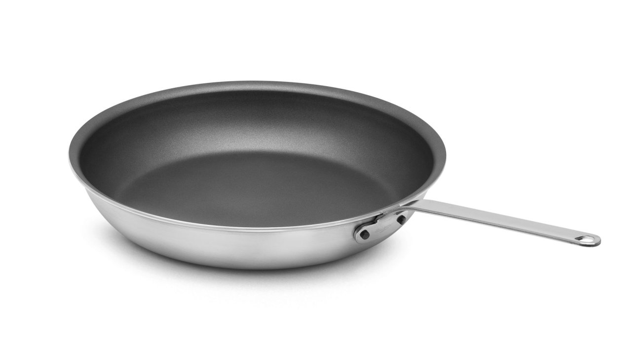 14-inch Wear-Ever® aluminum fry pan with PowerCoat2™ nonstick coating and plated handle