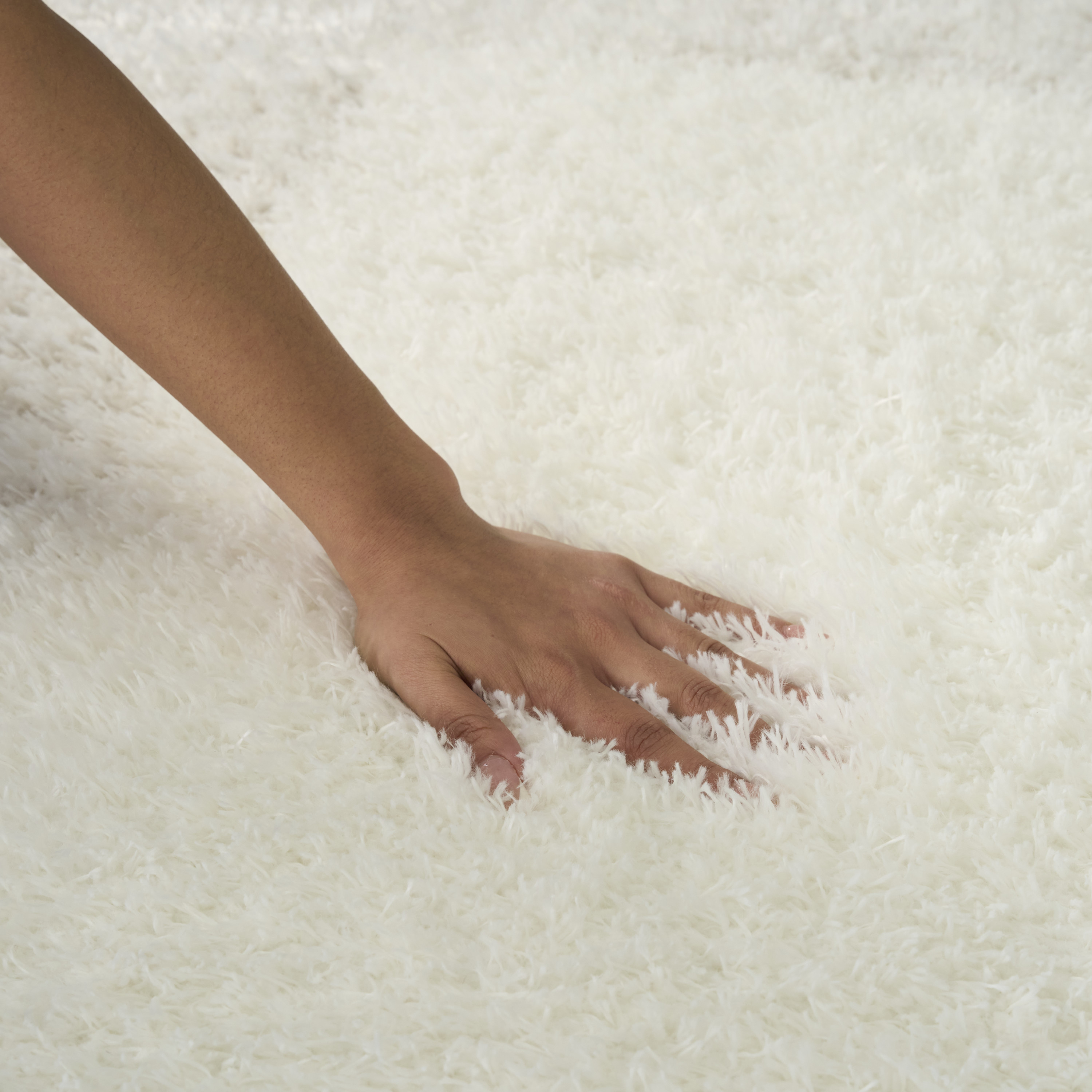 Nourison Pacific Shag 7'10" x 9'10" Ivory Beige Shag Indoor Rug