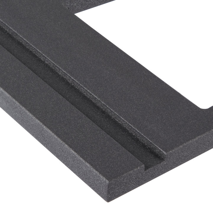 Cubic Display Shelves and Crossbars