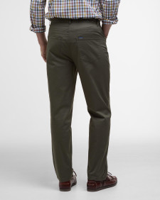 Pantaloni chino con vestibilità regular, leggeri ed elasticizzati 